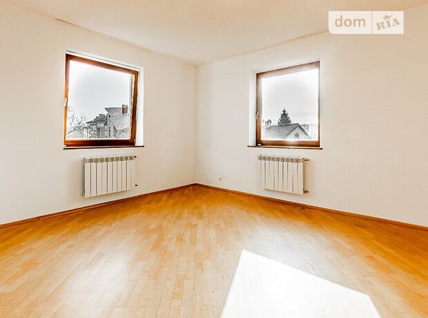 трехэтажный дом с ремонтом, 280 кв. м, кирпич. Сдается помесячно в Львове, в районе Шевченковский фото 1 трехэтажный дом с ремонтом, 280 кв. м, кирпич. Сдается помесячно в Львове, в районе Шевченковский фото 1