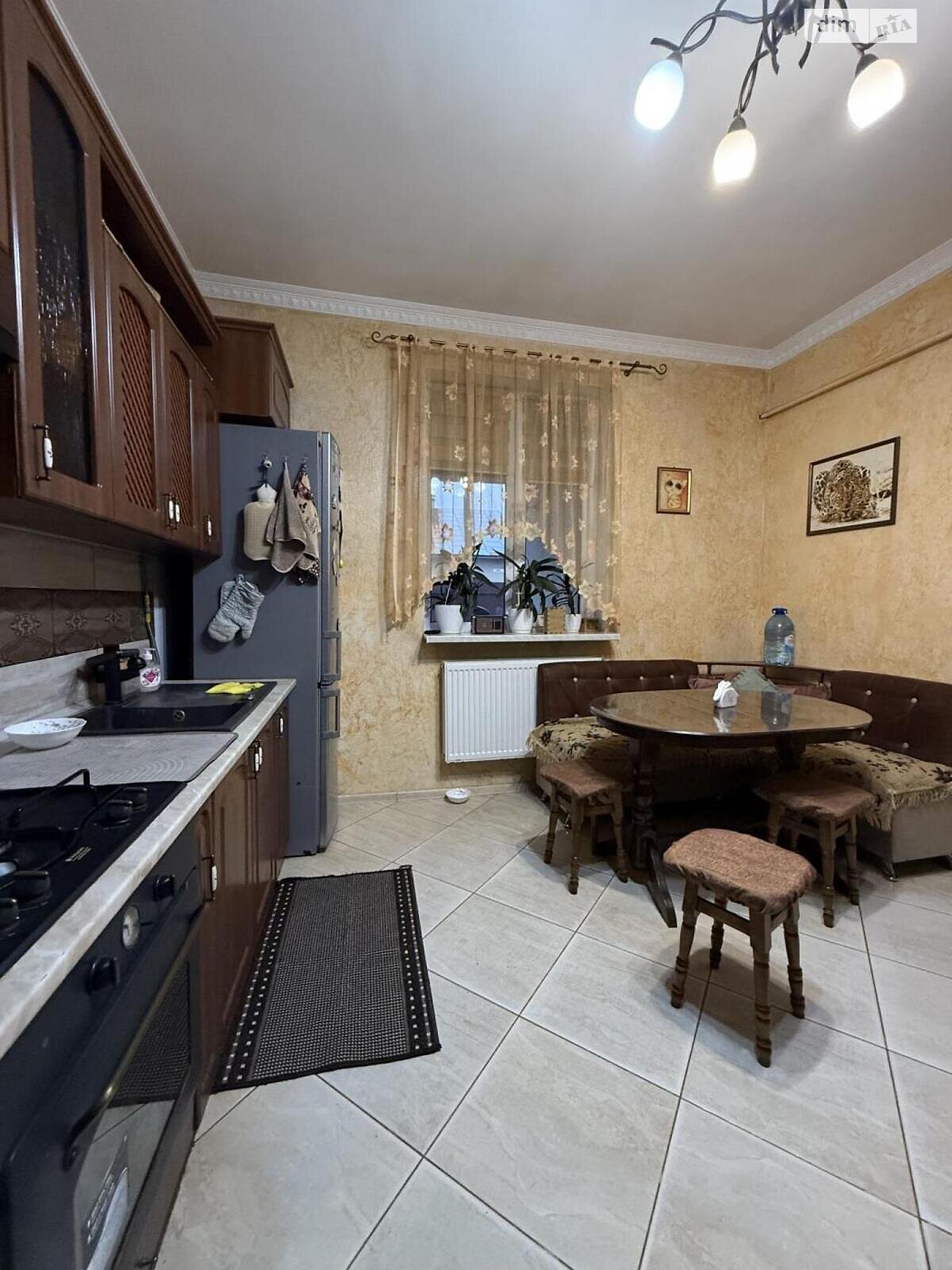 однопроверховий будинок, 90 кв. м, кирпич. Здається помісячно в Львові, в районі Шевченківський фото 1