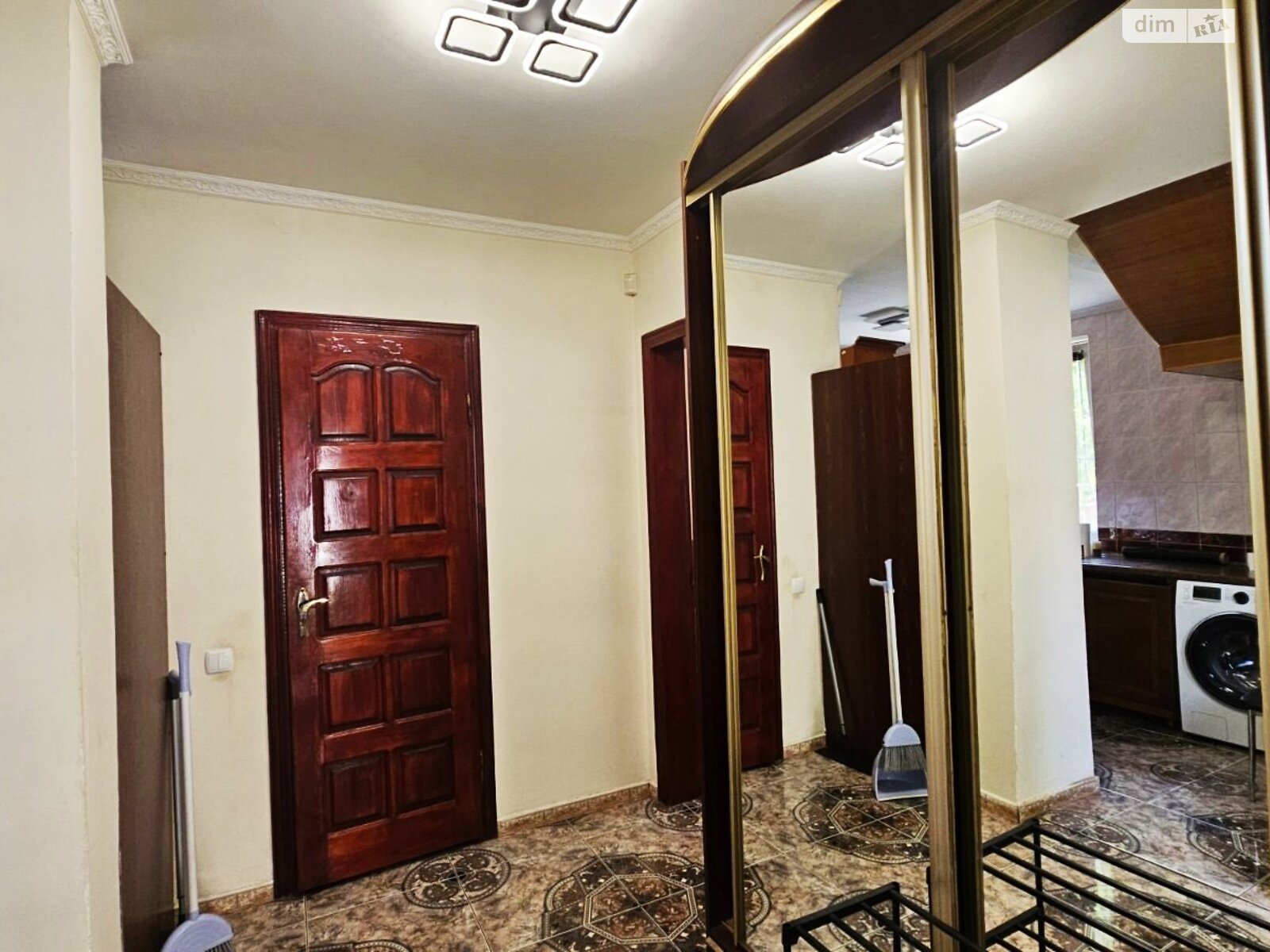 двоповерховий будинок з балконом, 105 кв. м, кирпич. Здається помісячно в Львові, в районі Сихів фото 1 двопроверховий будинок з балконом, 105 кв. м, кирпич. Здається помісячно в Львові, в районі Сихів фото 1