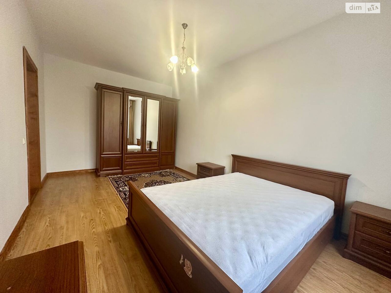 двухэтажный дом с ремонтом, 160 кв. м, кирпич. Сдается помесячно в Львове, в районе Вулька фото 1