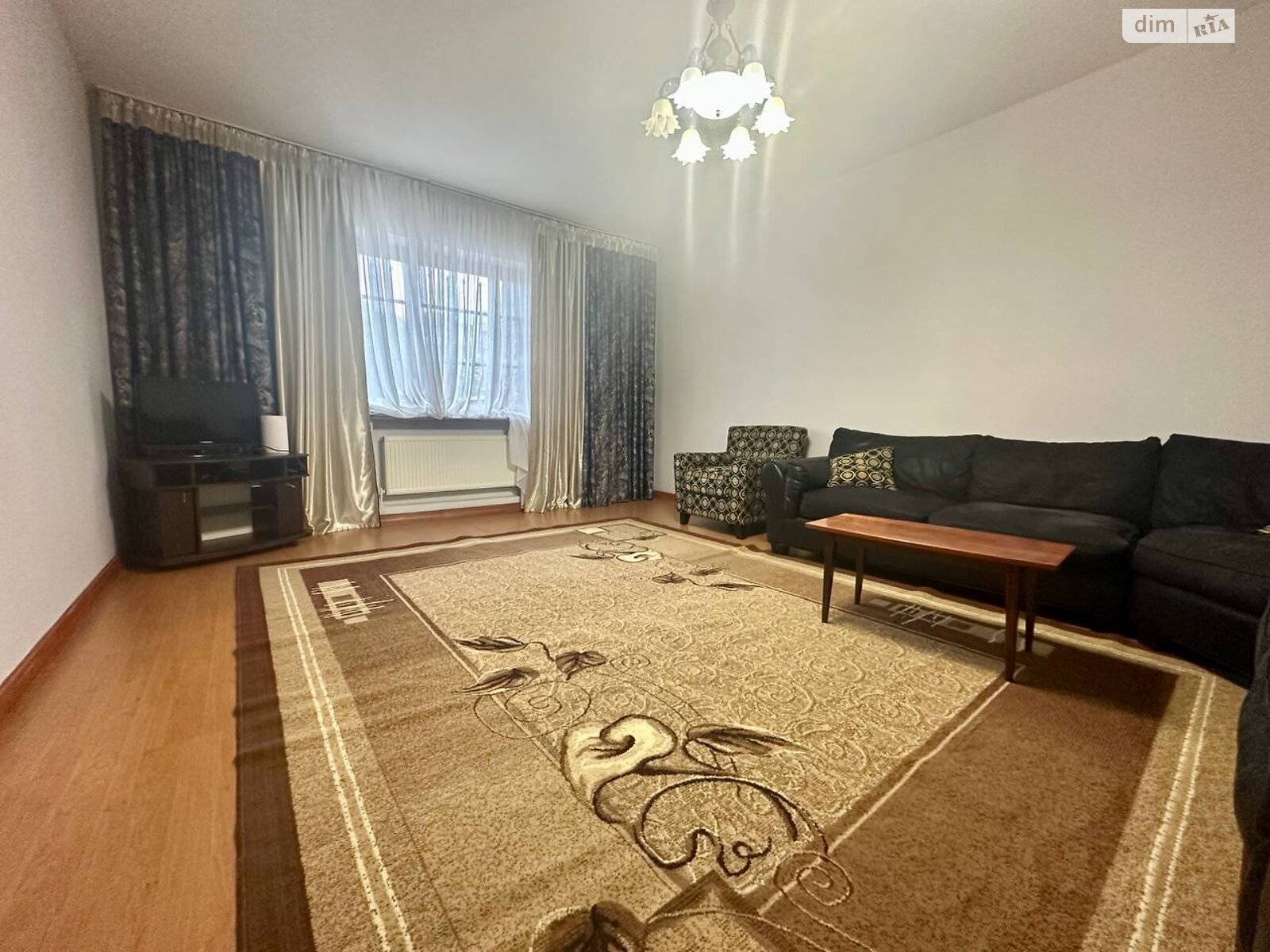 двухэтажный дом с ремонтом, 160 кв. м, кирпич. Сдается помесячно в Львове, в районе Вулька фото 1