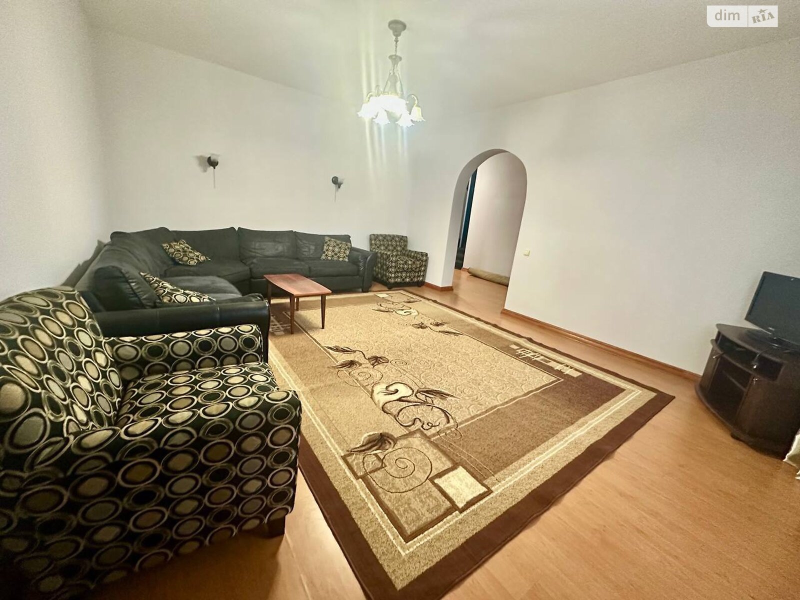 двухэтажный дом с ремонтом, 160 кв. м, кирпич. Сдается помесячно в Львове, в районе Вулька фото 1