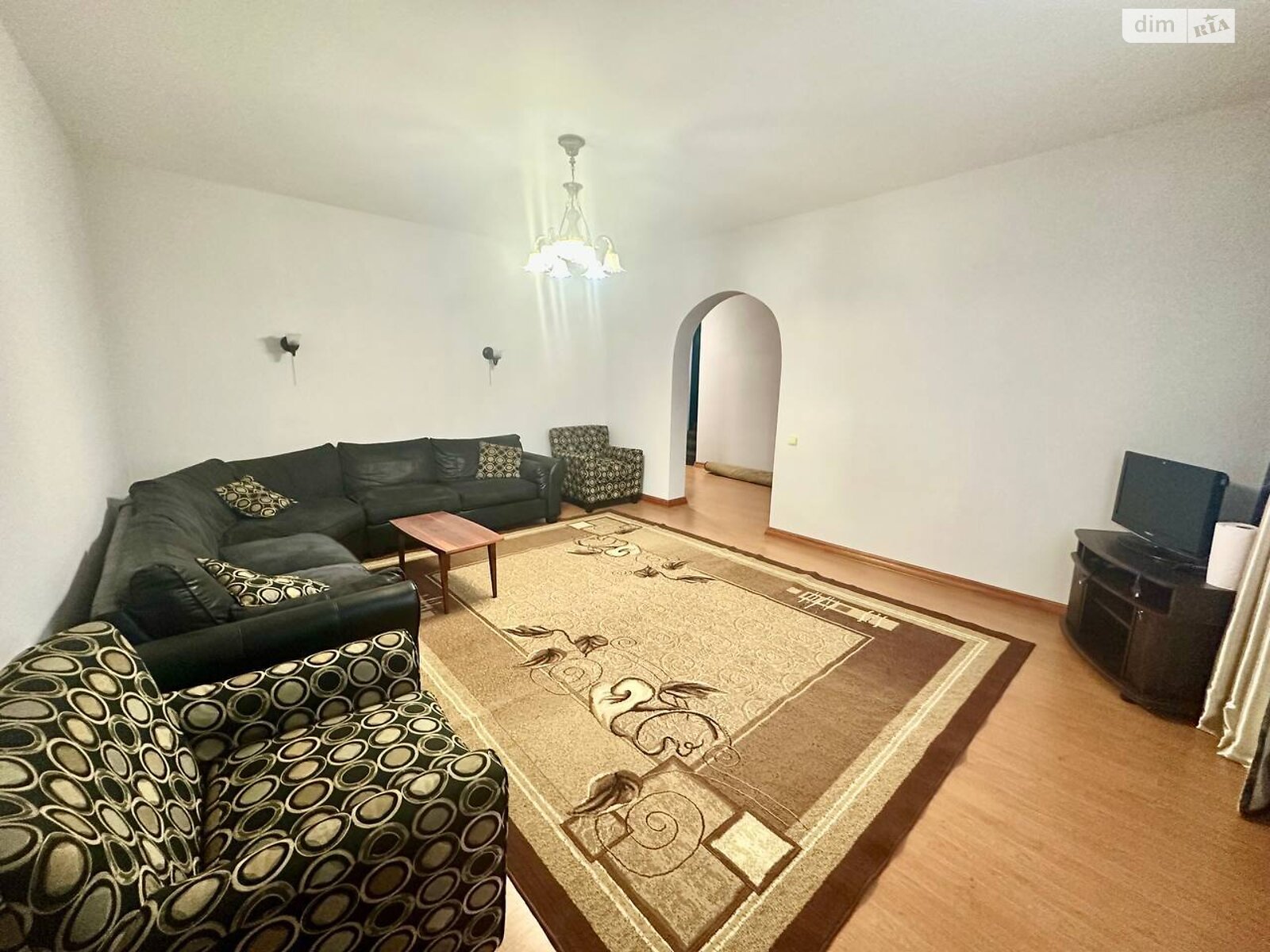 двухэтажный дом с ремонтом, 160 кв. м, кирпич. Сдается помесячно в Львове, в районе Вулька фото 1