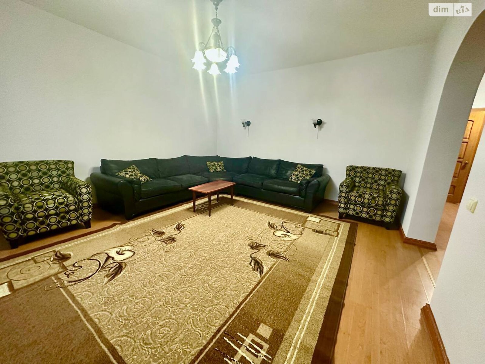 двухэтажный дом с ремонтом, 160 кв. м, кирпич. Сдается помесячно в Львове, в районе Вулька фото 1