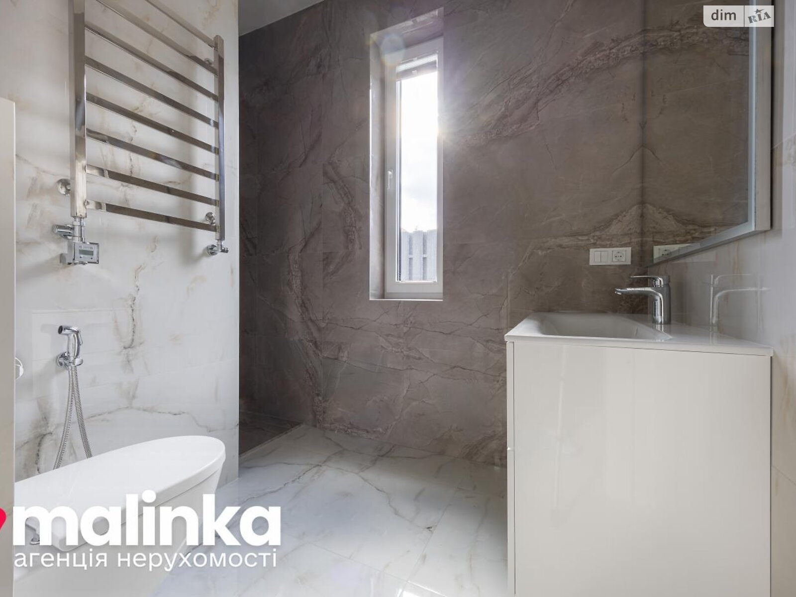 трехэтажный дом, 180 кв. м, кирпич. Сдается помесячно в Львове, в районе Зализнычный фото 1