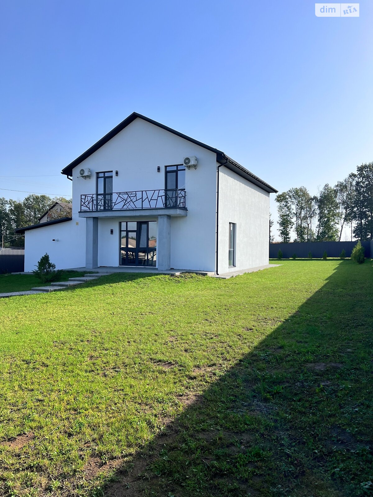 двухэтажный дом с гаражом, 220 кв. м, газобетон. Сдается помесячно в Лысогоре фото 1