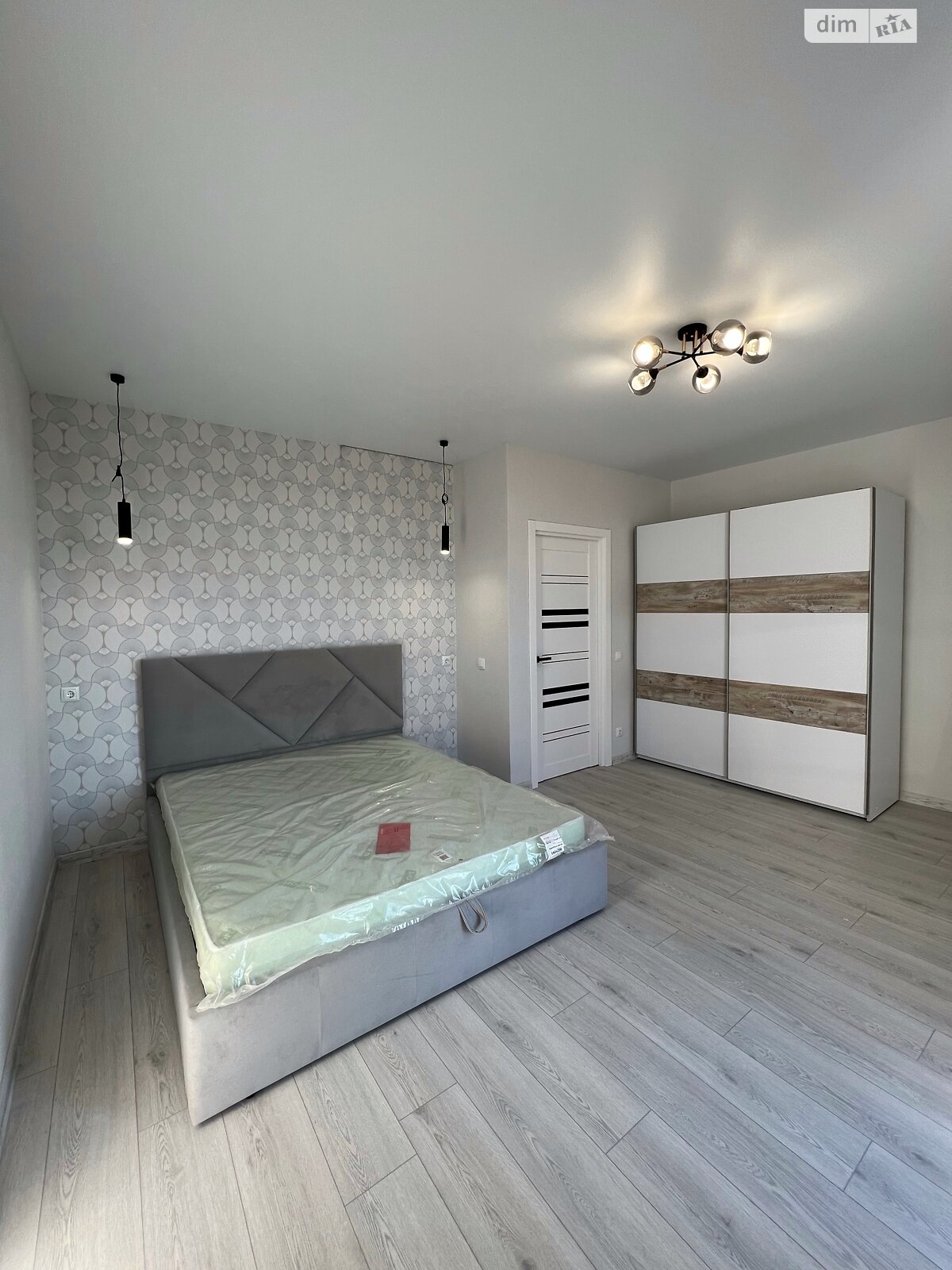 двухэтажный дом с гаражом, 220 кв. м, газобетон. Сдается помесячно в Лысогоре фото 1