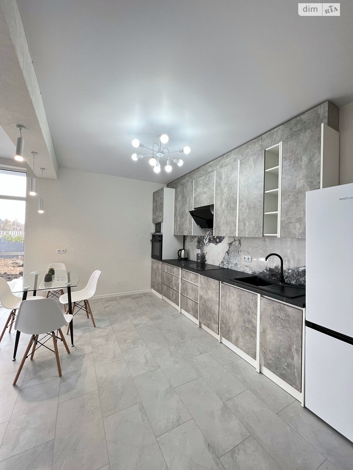 двухэтажный дом с гаражом, 220 кв. м, газобетон. Сдается помесячно в Лысогоре фото 1