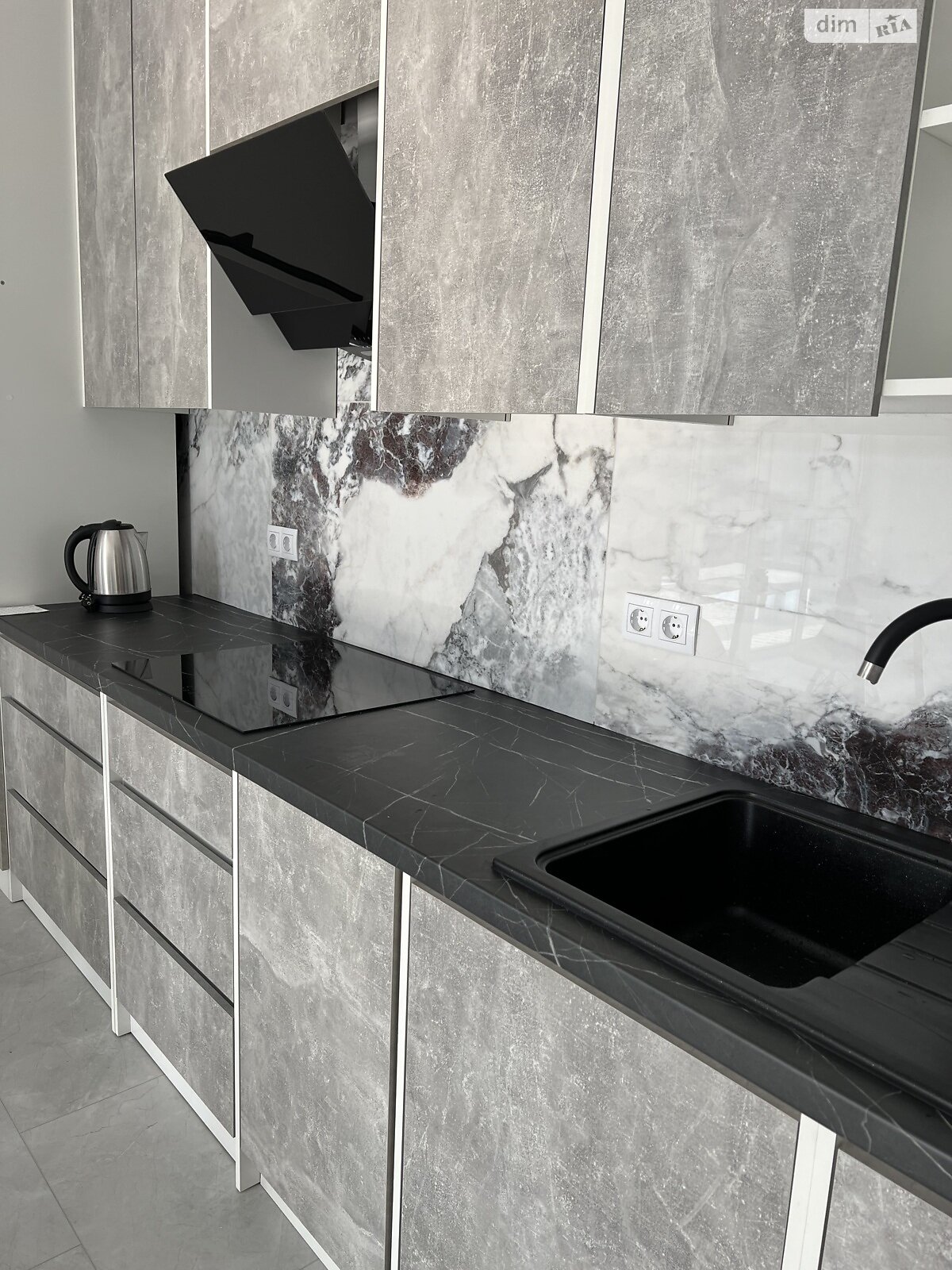 двухэтажный дом с гаражом, 220 кв. м, газобетон. Сдается помесячно в Лысогоре фото 1