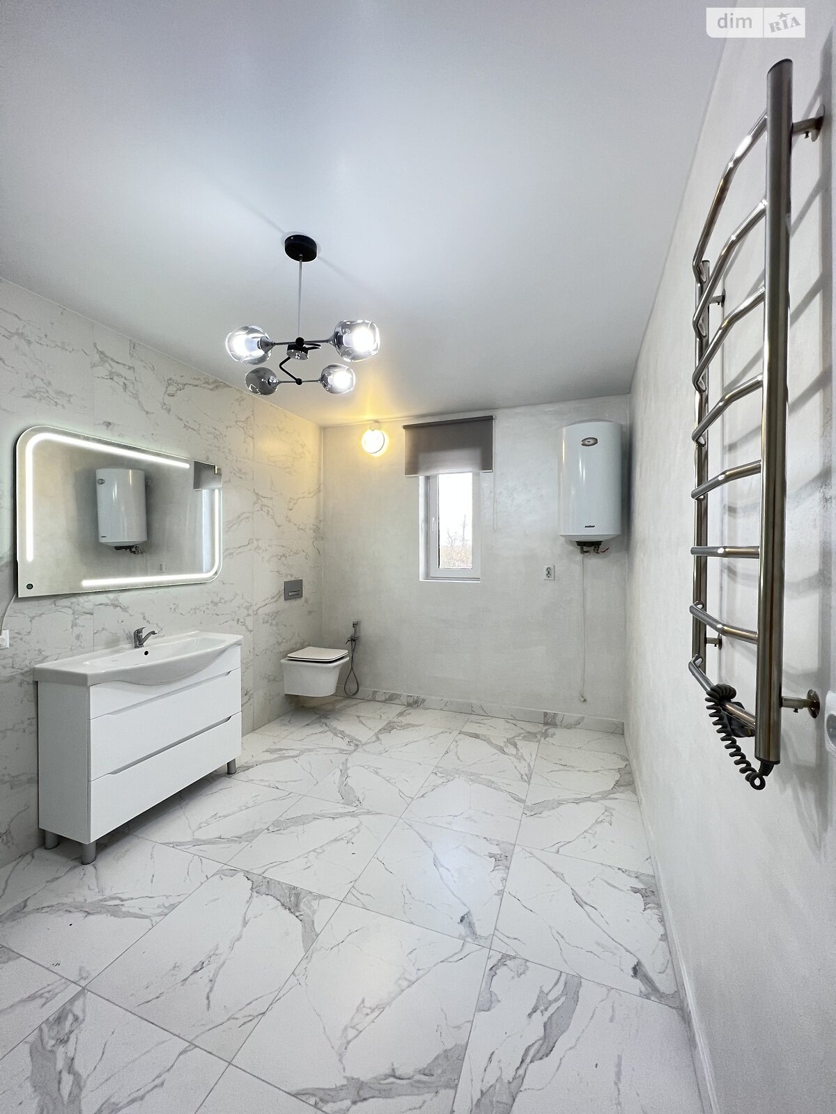 двухэтажный дом с гаражом, 220 кв. м, газобетон. Сдается помесячно в Лысогоре фото 1