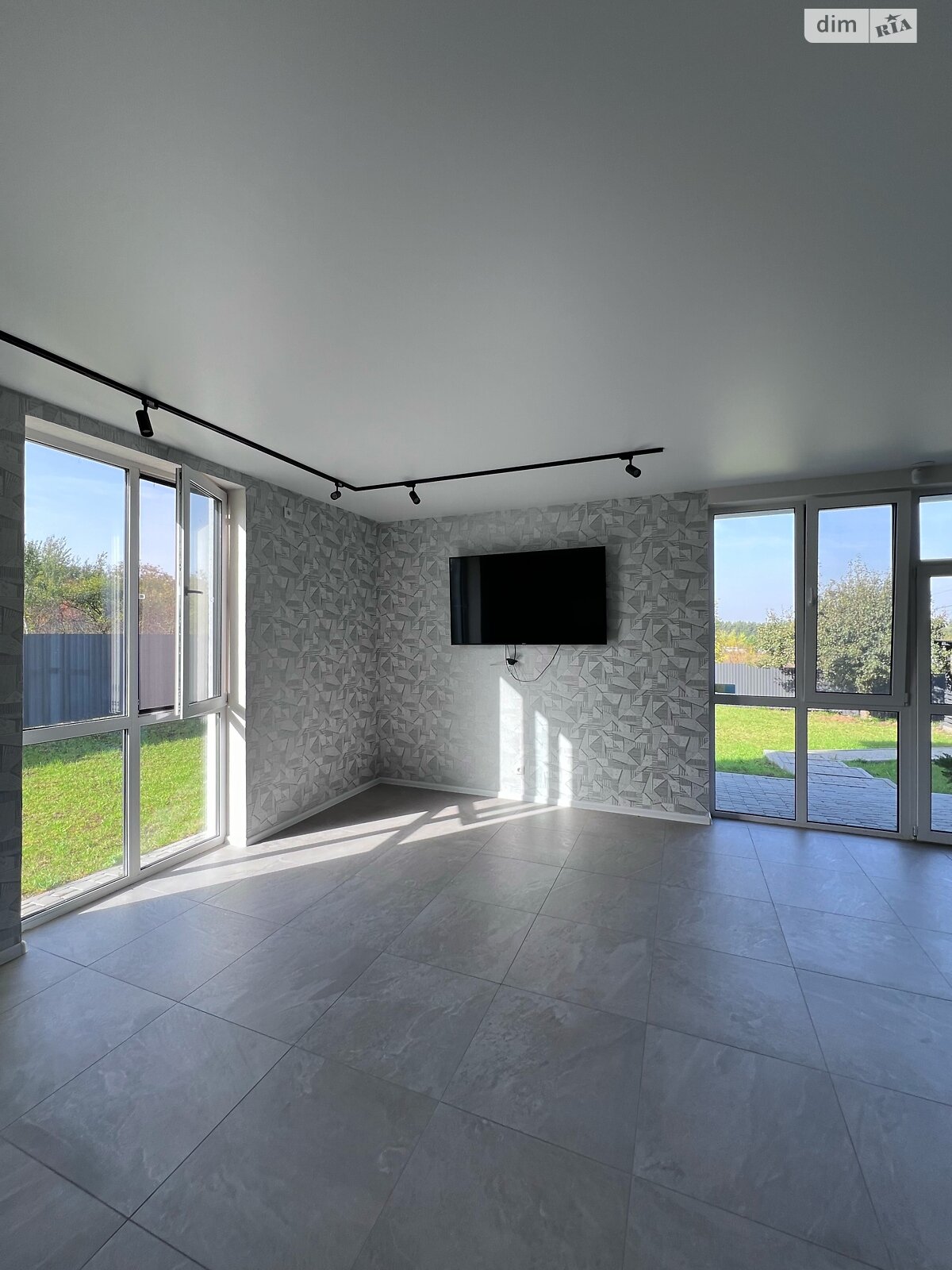 двухэтажный дом с гаражом, 220 кв. м, газобетон. Сдается помесячно в Лысогоре фото 1