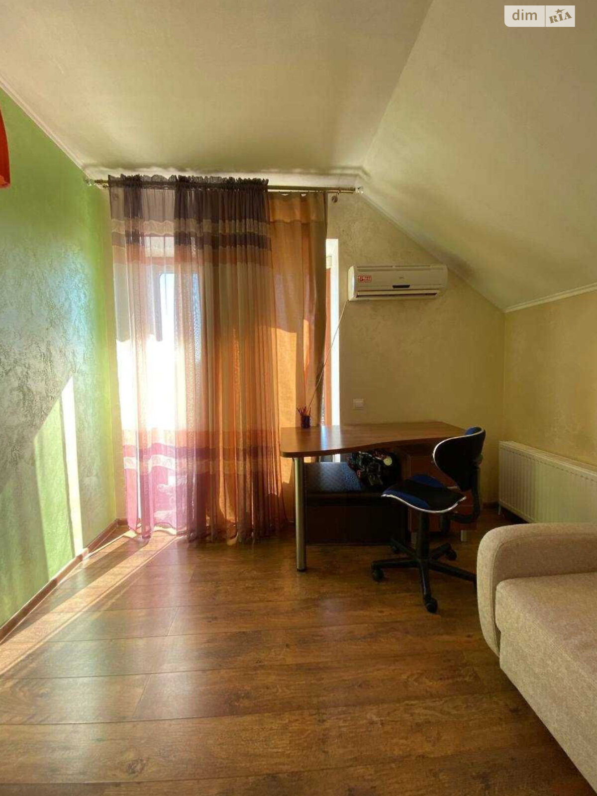 двухэтажный дом с верандой, 290 кв. м, кирпич. Сдается помесячно в Любимовке фото 1 двухэтажный дом с верандой, 290 кв. м, кирпич. Сдается помесячно в Любимовке фото 1