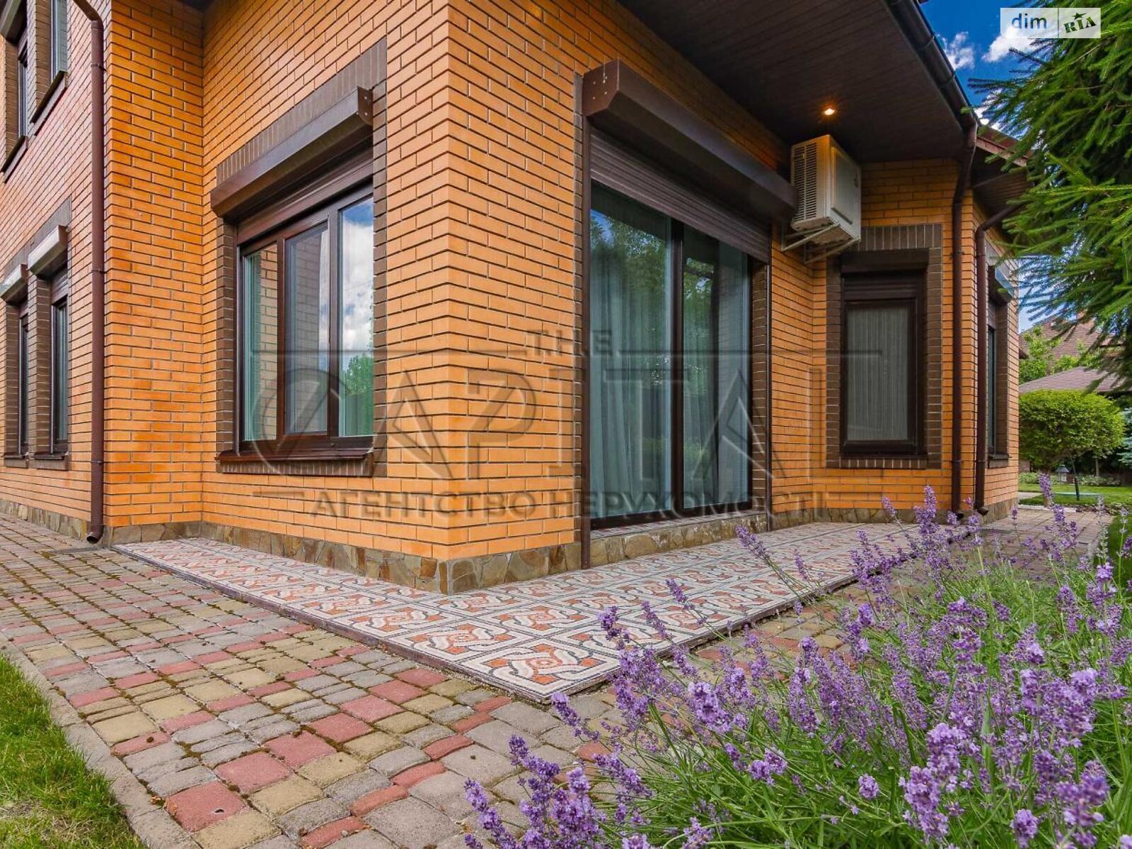 двухэтажный дом, 291.9 кв. м, кирпич. Сдается помесячно в Мархалевке фото 1 двухэтажный дом, 291.9 кв. м, кирпич. Сдается помесячно в Мархалевке фото 1