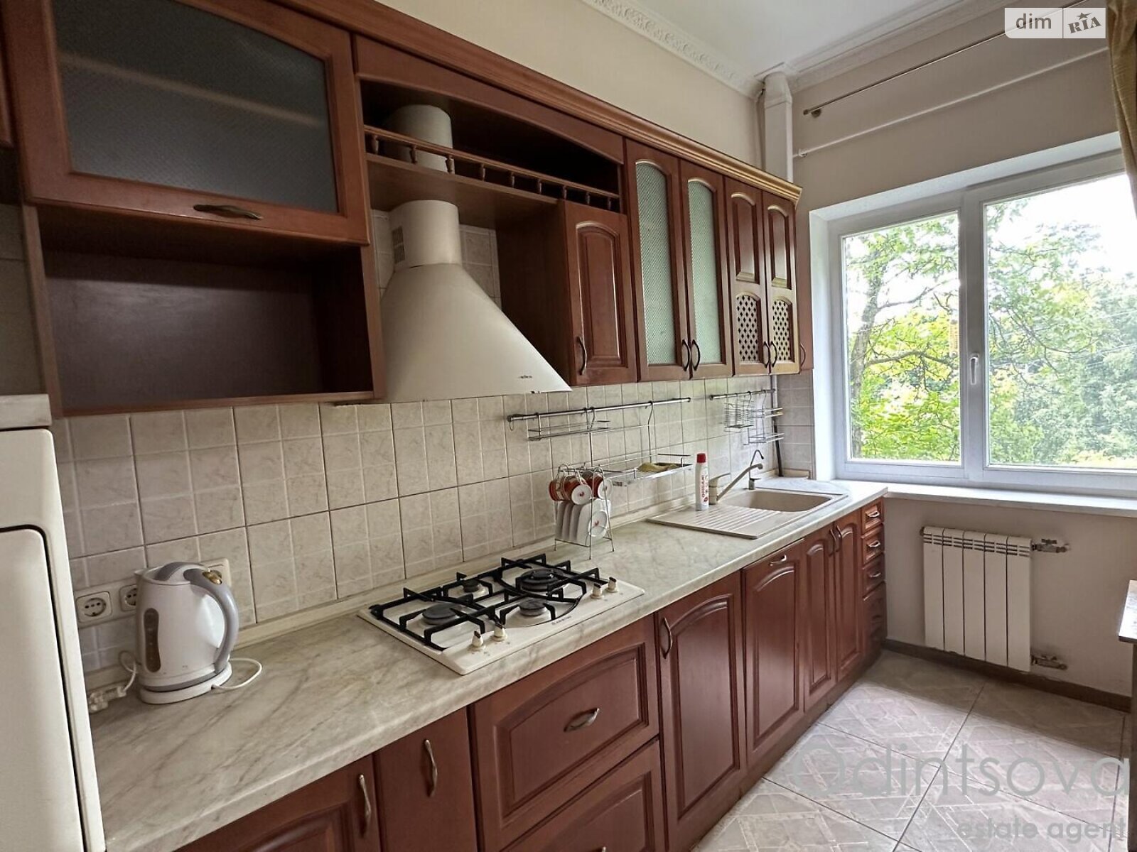 двухэтажный дом с верандой, 322.7 кв. м, кирпич. Сдается помесячно в Мархалевке фото 1 двухэтажный дом с верандой, 322.7 кв. м, кирпич. Сдается помесячно в Мархалевке фото 1