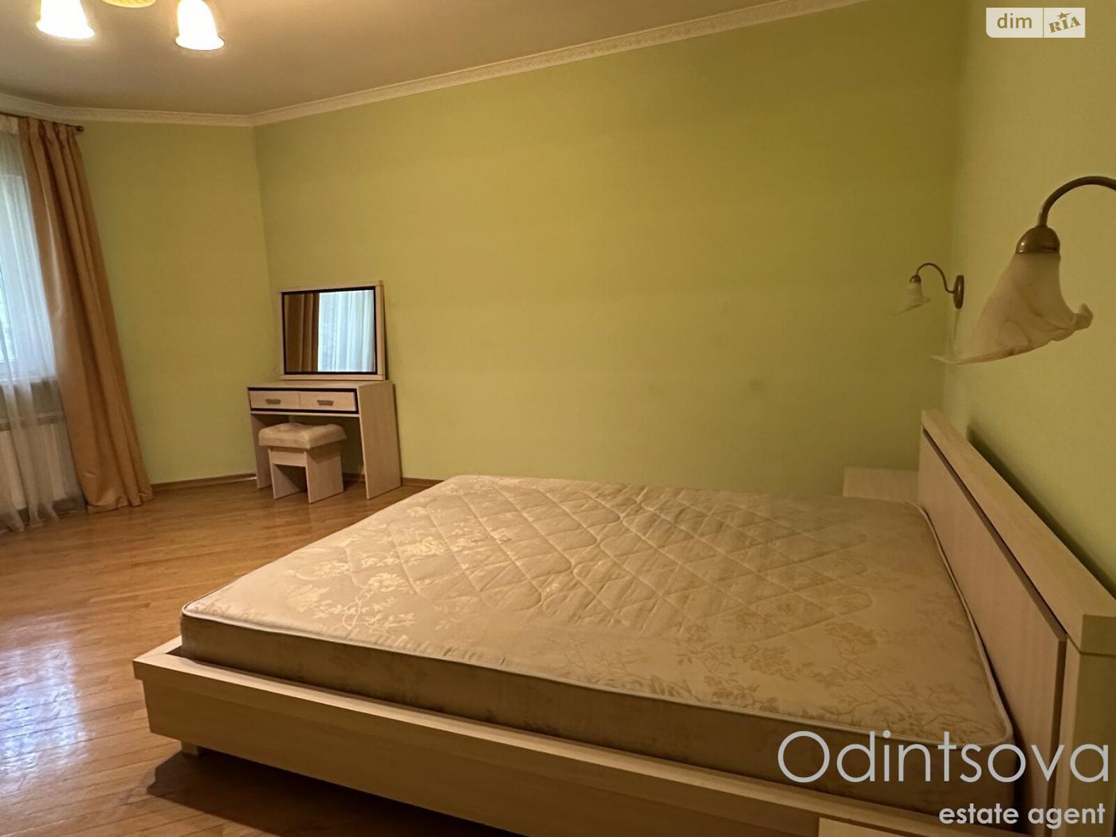 двухэтажный дом с верандой, 322.7 кв. м, кирпич. Сдается помесячно в Мархалевке фото 1 двухэтажный дом с верандой, 322.7 кв. м, кирпич. Сдается помесячно в Мархалевке фото 1
