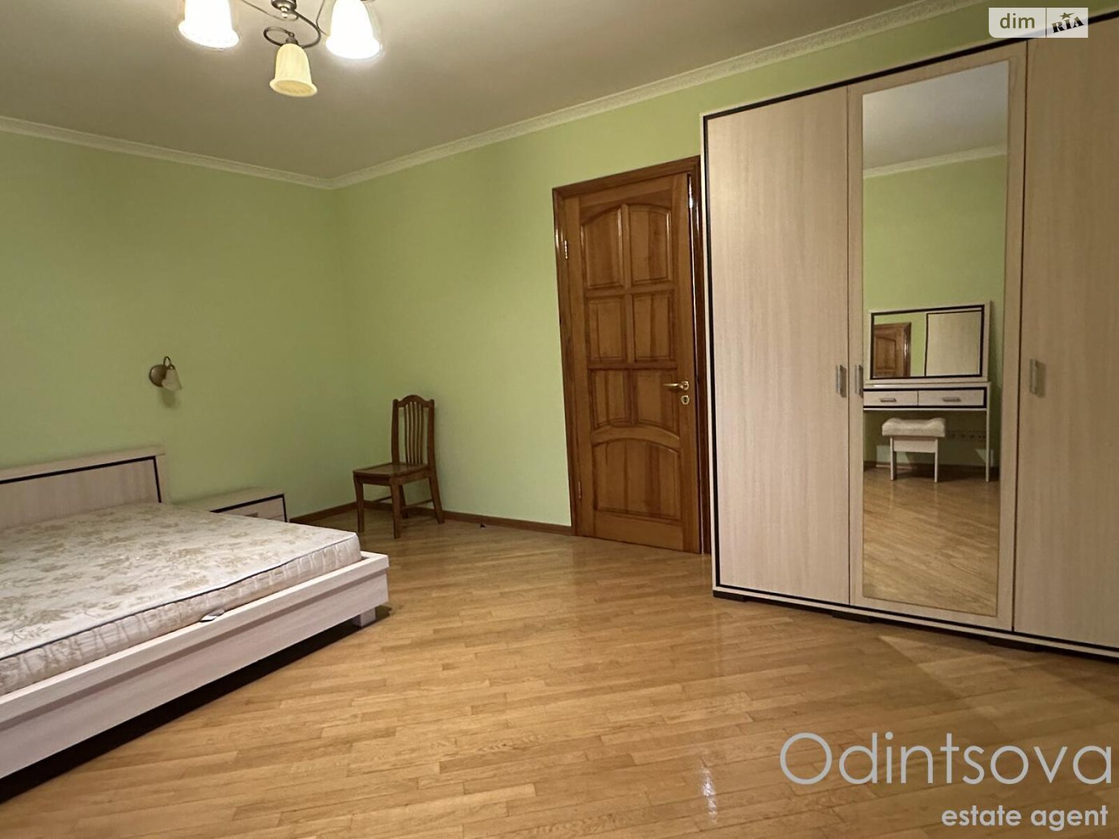двухэтажный дом с верандой, 322.7 кв. м, кирпич. Сдается помесячно в Мархалевке фото 1 двухэтажный дом с верандой, 322.7 кв. м, кирпич. Сдается помесячно в Мархалевке фото 1