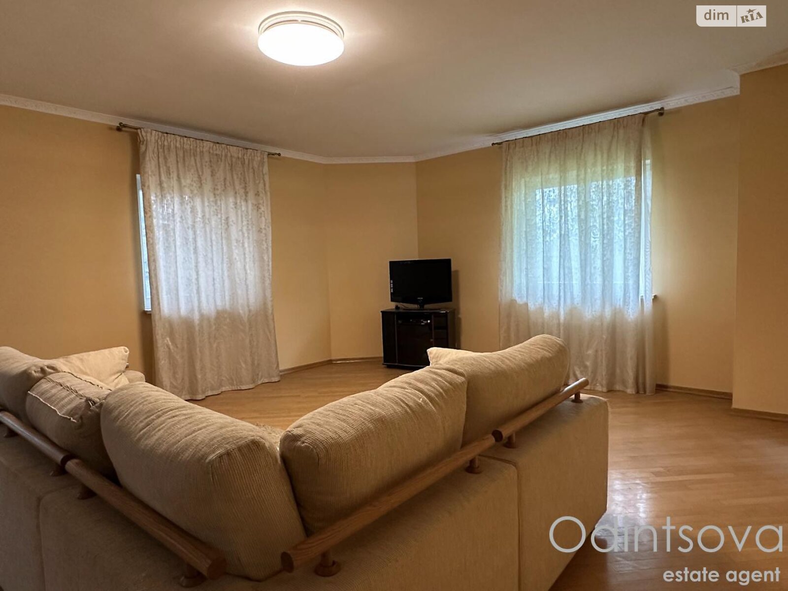 двухэтажный дом с верандой, 322.7 кв. м, кирпич. Сдается помесячно в Мархалевке фото 1 двухэтажный дом с верандой, 322.7 кв. м, кирпич. Сдается помесячно в Мархалевке фото 1