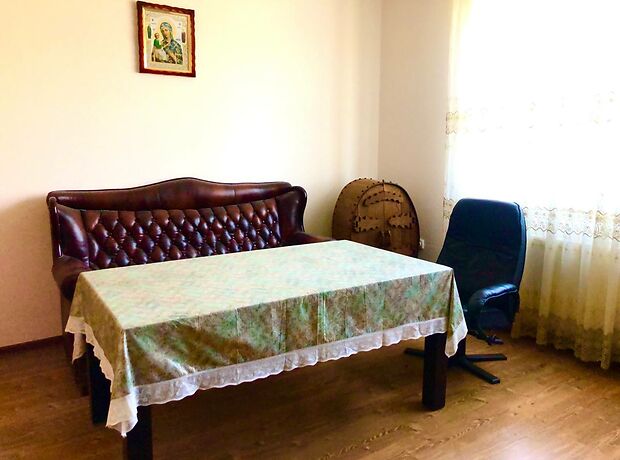двухэтажный дом, 300 кв. м, кирпич. Сдается помесячно в село Бобовище, Закарпатская обл. фото 1 двухэтажный дом, 300 кв. м, кирпич. Сдается помесячно в село Бобовище, Закарпатская обл. фото 1