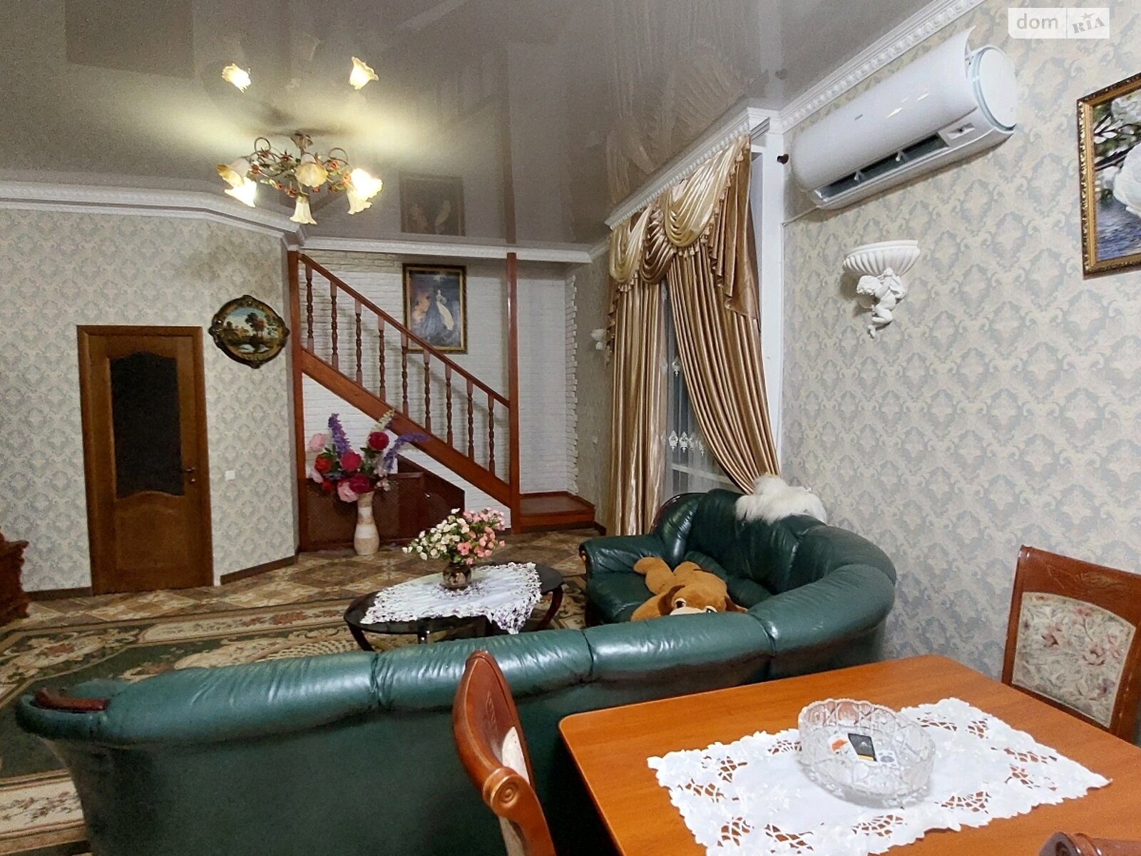 двухэтажный дом беседка, 100 кв. м, кирпич. Сдается помесячно в Николаеве, в районе Центр фото 1 двухэтажный дом беседка, 100 кв. м, кирпич. Сдается помесячно в Николаеве, в районе Центр фото 1
