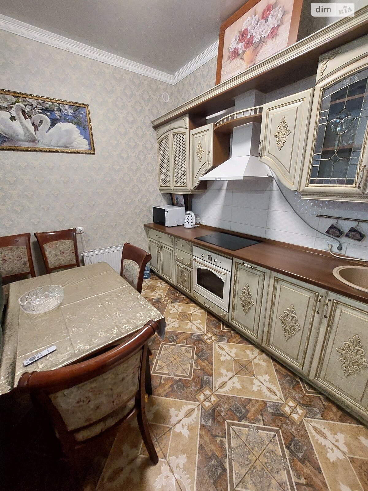 двухэтажный дом беседка, 100 кв. м, кирпич. Сдается помесячно в Николаеве, в районе Центр фото 1 двухэтажный дом беседка, 100 кв. м, кирпич. Сдается помесячно в Николаеве, в районе Центр фото 1