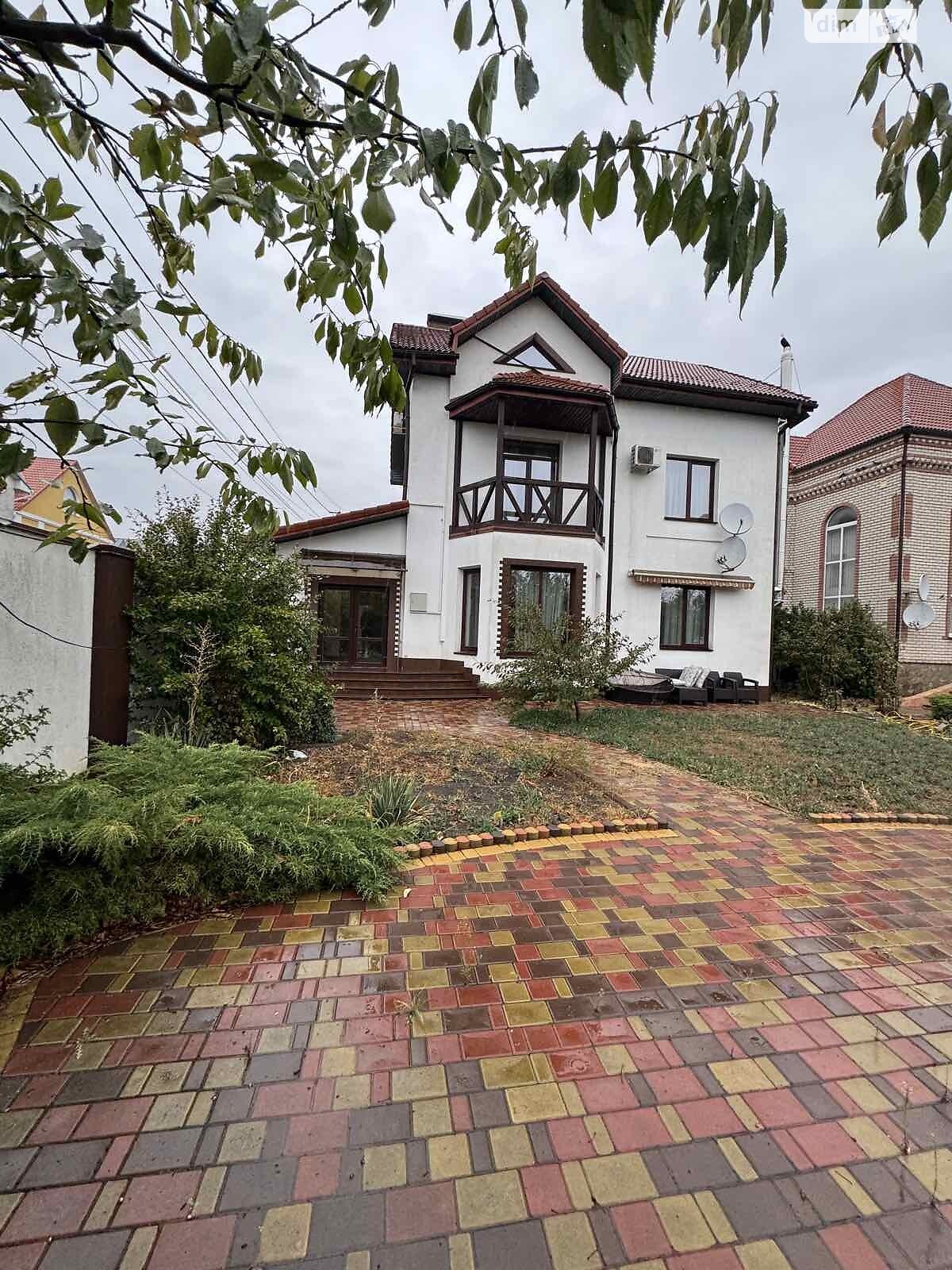 трипроверховий будинок бесідка, 350 кв. м, цегла. Здається помісячно в Миколаєві, в районі Варварівка фото 1