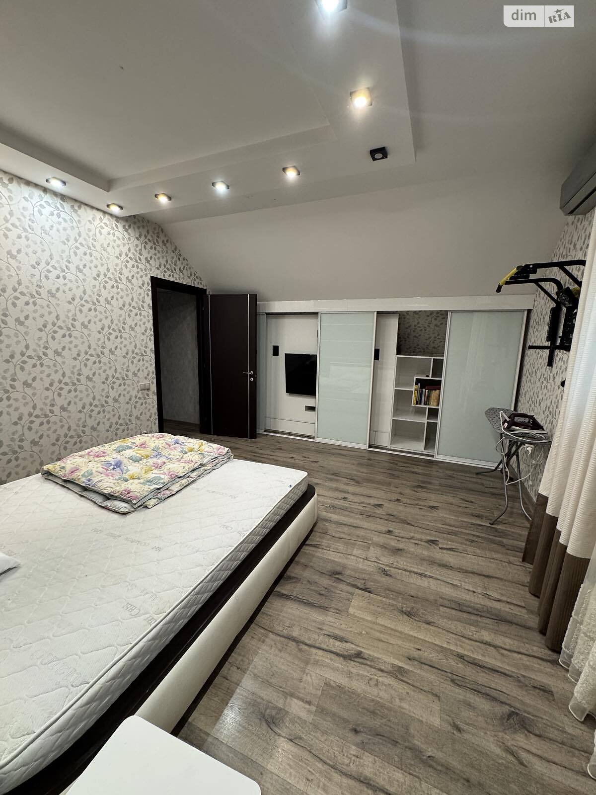 трипроверховий будинок бесідка, 350 кв. м, цегла. Здається помісячно в Миколаєві, в районі Варварівка фото 1