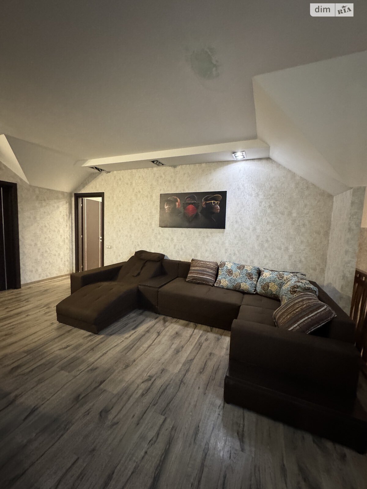 трипроверховий будинок бесідка, 350 кв. м, цегла. Здається помісячно в Миколаєві, в районі Варварівка фото 1