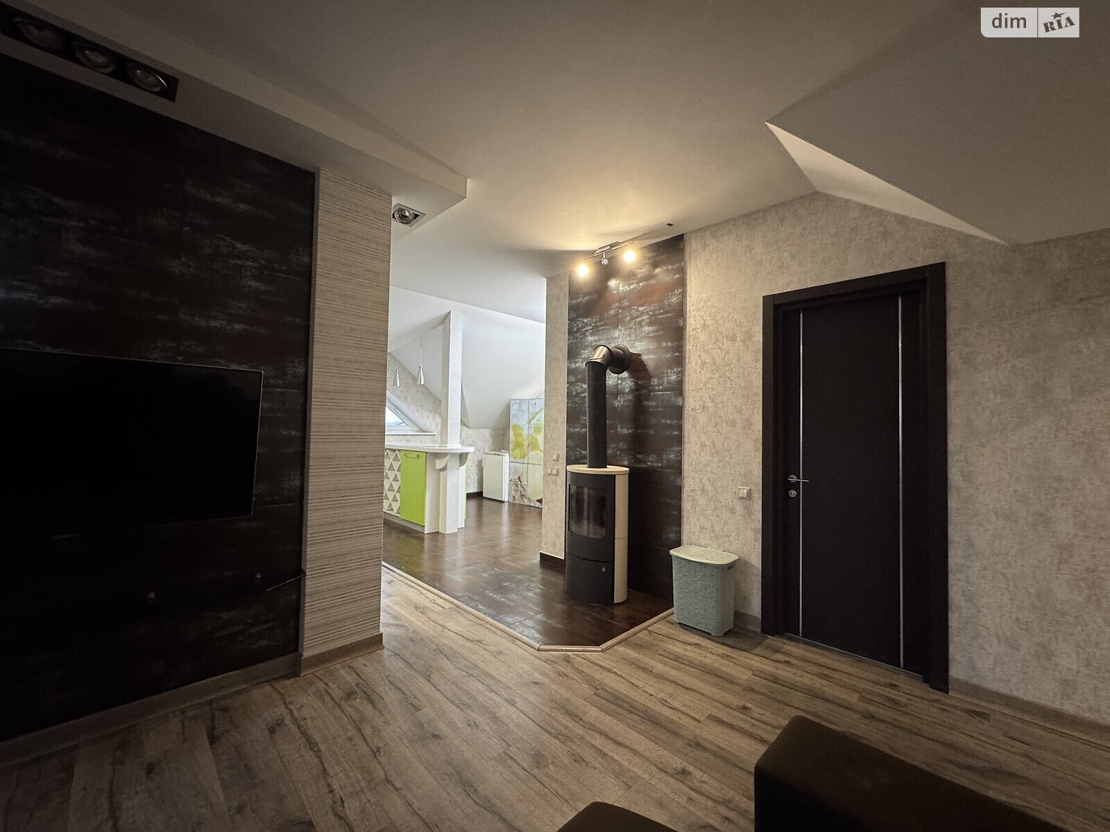 трипроверховий будинок бесідка, 350 кв. м, цегла. Здається помісячно в Миколаєві, в районі Варварівка фото 1