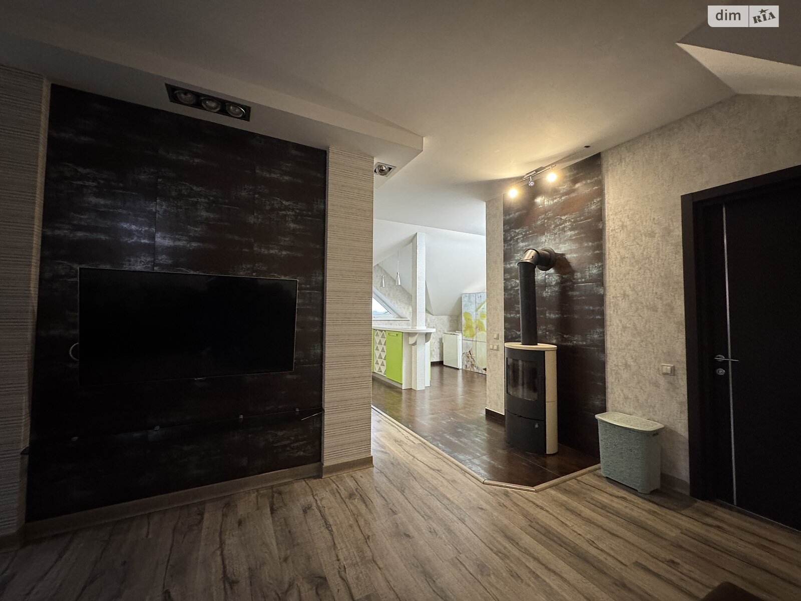 трипроверховий будинок бесідка, 350 кв. м, цегла. Здається помісячно в Миколаєві, в районі Варварівка фото 1