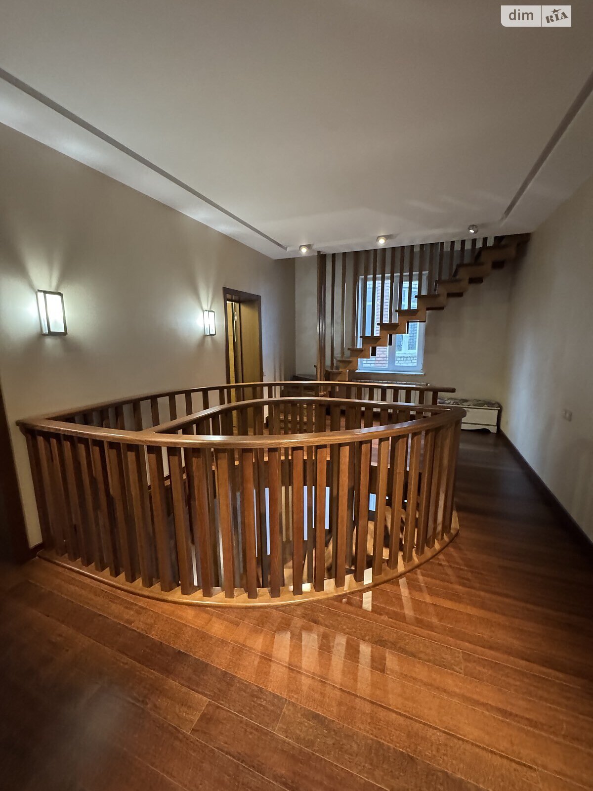 трипроверховий будинок бесідка, 350 кв. м, цегла. Здається помісячно в Миколаєві, в районі Варварівка фото 1