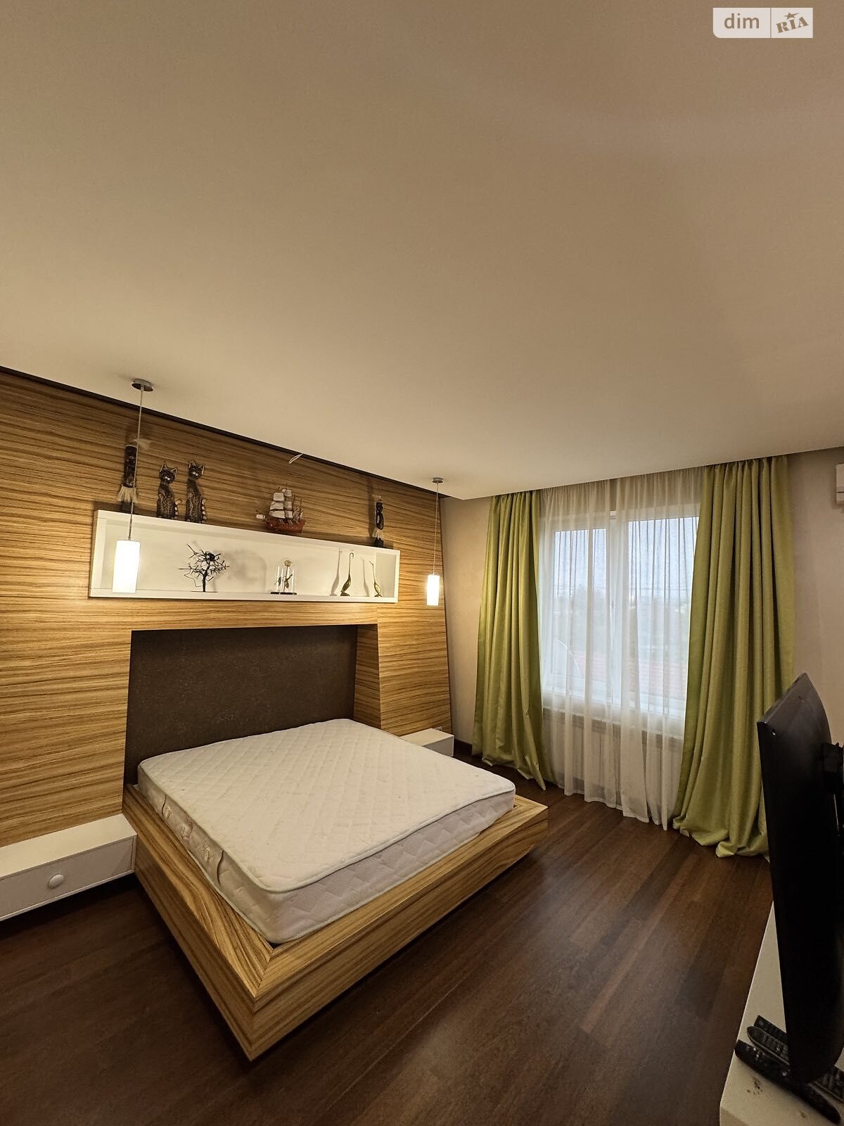 трипроверховий будинок бесідка, 350 кв. м, цегла. Здається помісячно в Миколаєві, в районі Варварівка фото 1