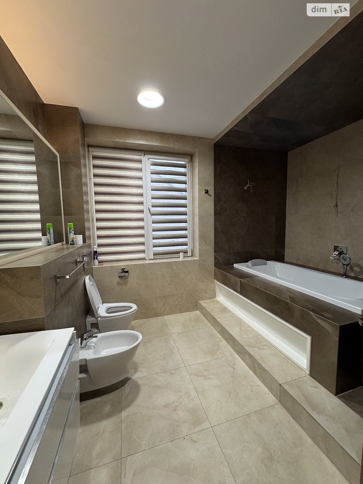 трипроверховий будинок бесідка, 350 кв. м, цегла. Здається помісячно в Миколаєві, в районі Варварівка фото 1