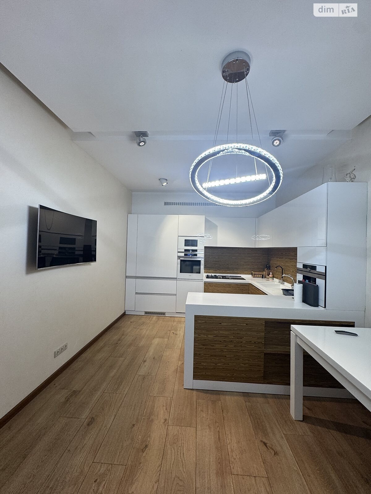 трипроверховий будинок бесідка, 350 кв. м, цегла. Здається помісячно в Миколаєві, в районі Варварівка фото 1