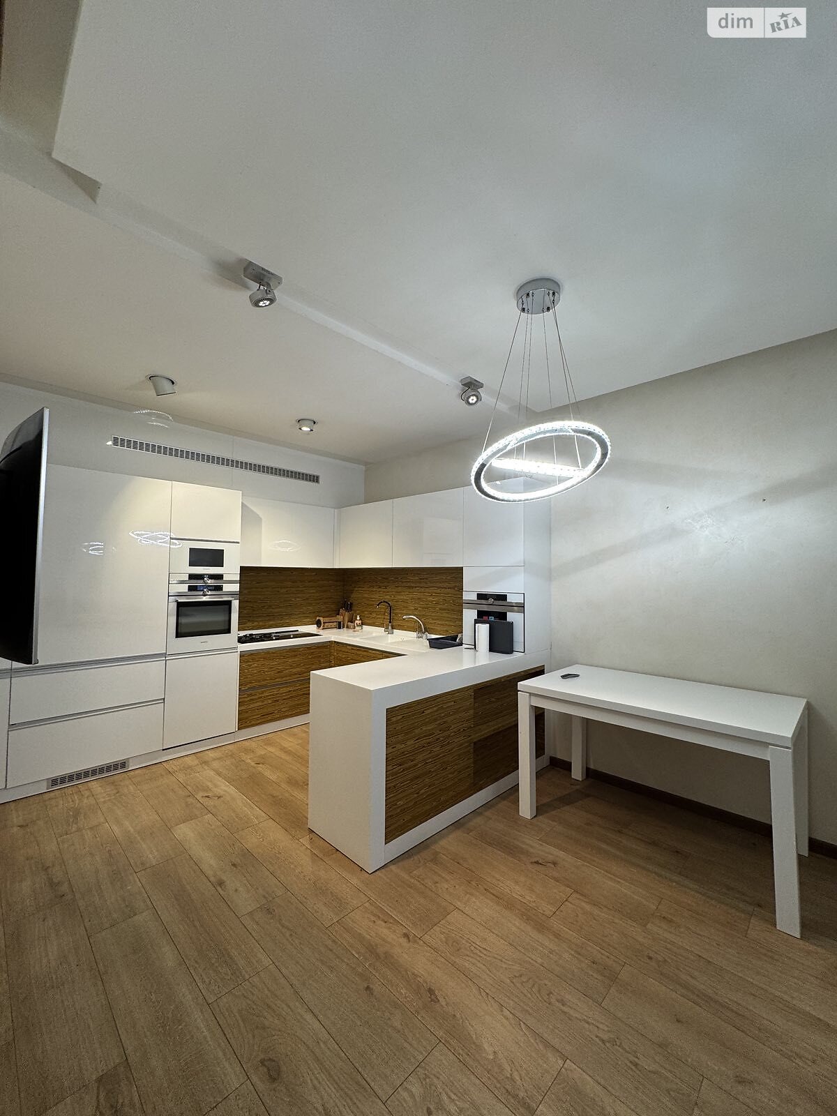 трипроверховий будинок бесідка, 350 кв. м, цегла. Здається помісячно в Миколаєві, в районі Варварівка фото 1