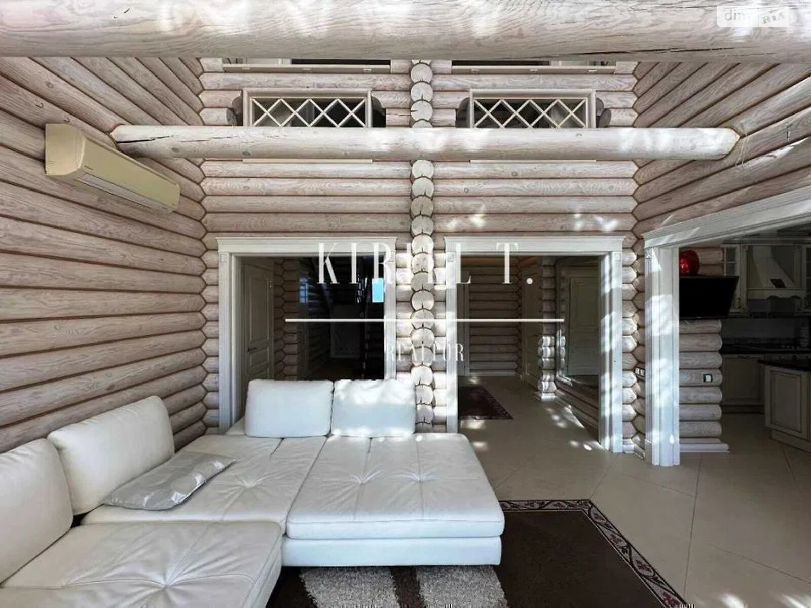 двухэтажный дом с верандой, 250 кв. м, сруб. Сдается помесячно в Новоселовке фото 1 двухэтажный дом с верандой, 250 кв. м, сруб. Сдается помесячно в Новоселовке фото 1