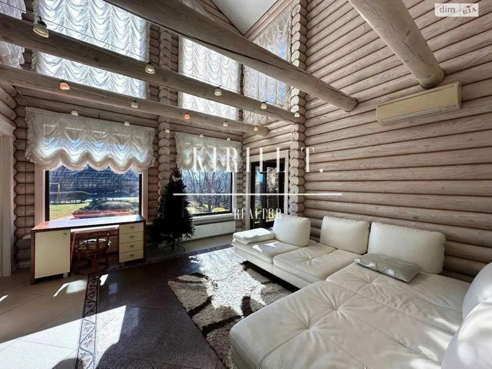 двухэтажный дом с верандой, 250 кв. м, сруб. Сдается помесячно в Новоселовке фото 1 двухэтажный дом с верандой, 250 кв. м, сруб. Сдается помесячно в Новоселовке фото 1