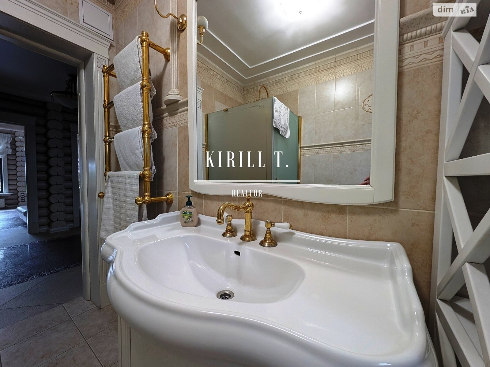 двухэтажный дом с верандой, 250 кв. м, сруб. Сдается помесячно в Новоселовке фото 1 двухэтажный дом с верандой, 250 кв. м, сруб. Сдается помесячно в Новоселовке фото 1