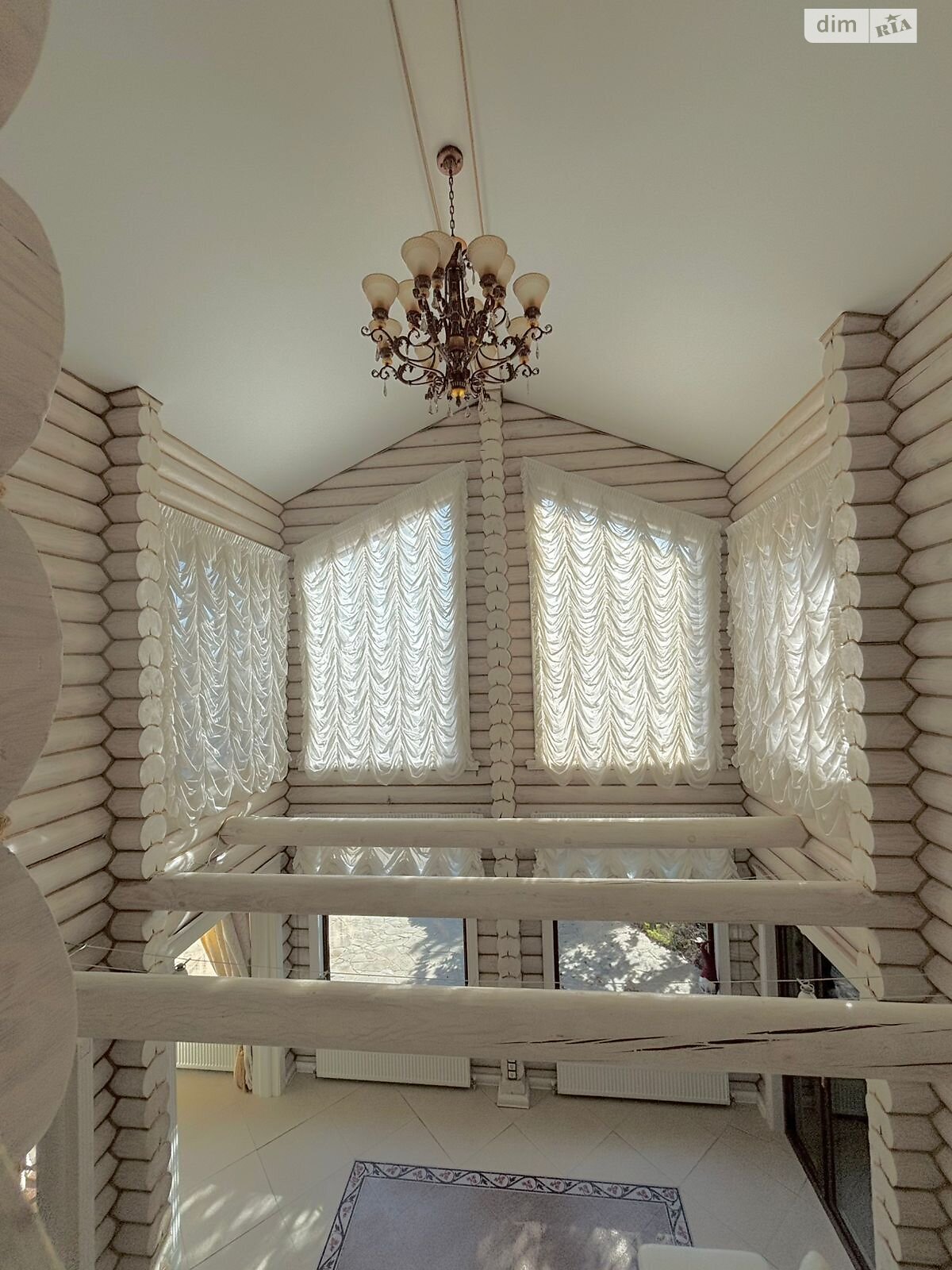 двухэтажный дом беседка, 229 кв. м, дерево и кирпич. Сдается помесячно в Новоселовке фото 1 двухэтажный дом беседка, 229 кв. м, дерево и кирпич. Сдается помесячно в Новоселовке фото 1