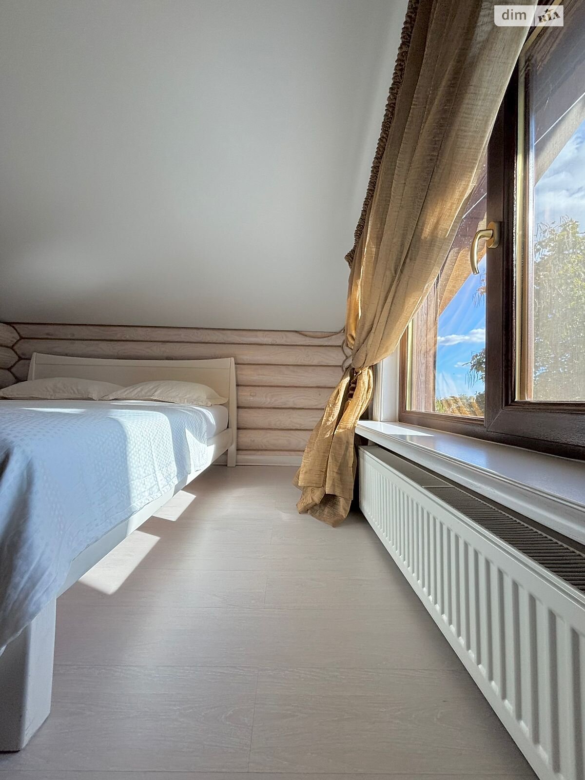 двухэтажный дом беседка, 229 кв. м, дерево и кирпич. Сдается помесячно в Новоселовке фото 1 двухэтажный дом беседка, 229 кв. м, дерево и кирпич. Сдается помесячно в Новоселовке фото 1