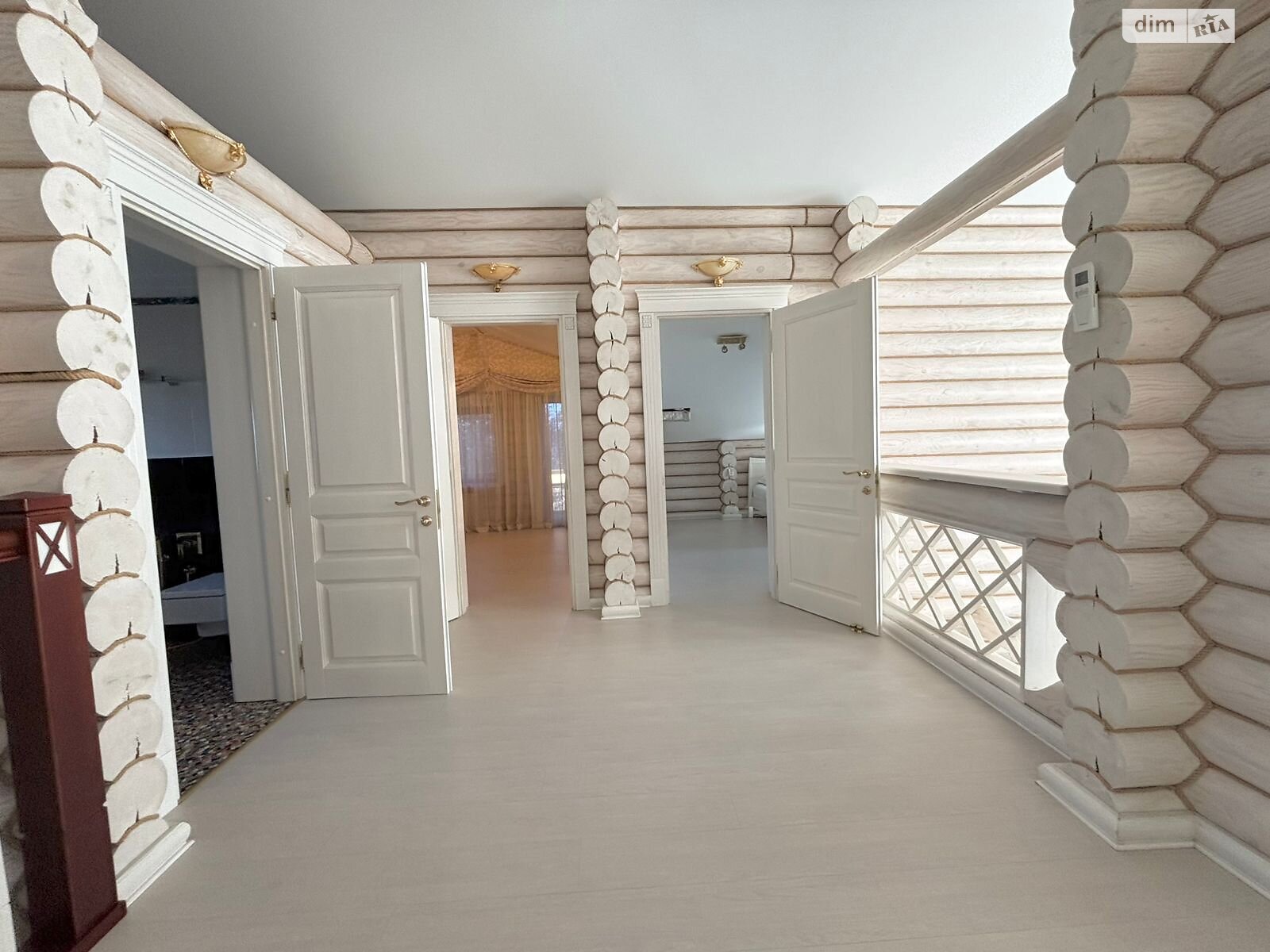 двухэтажный дом беседка, 229 кв. м, дерево и кирпич. Сдается помесячно в Новоселовке фото 1 двухэтажный дом беседка, 229 кв. м, дерево и кирпич. Сдается помесячно в Новоселовке фото 1