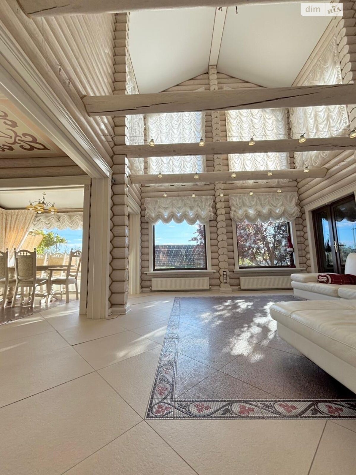 двухэтажный дом беседка, 229 кв. м, дерево и кирпич. Сдается помесячно в Новоселовке фото 1 двухэтажный дом беседка, 229 кв. м, дерево и кирпич. Сдается помесячно в Новоселовке фото 1