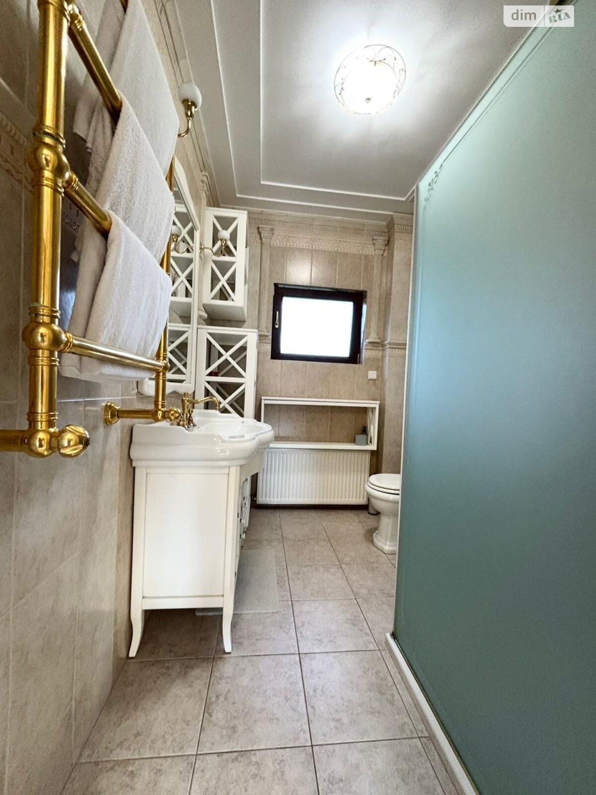 двухэтажный дом беседка, 229 кв. м, дерево и кирпич. Сдается помесячно в Новоселовке фото 1 двухэтажный дом беседка, 229 кв. м, дерево и кирпич. Сдается помесячно в Новоселовке фото 1