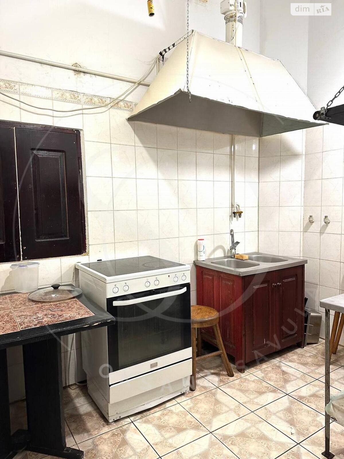 двухэтажный дом, 350 кв. м, кирпич. Сдается помесячно в Новояворовск фото 1 двухэтажный дом, 350 кв. м, кирпич. Сдается помесячно в Новояворовск фото 1