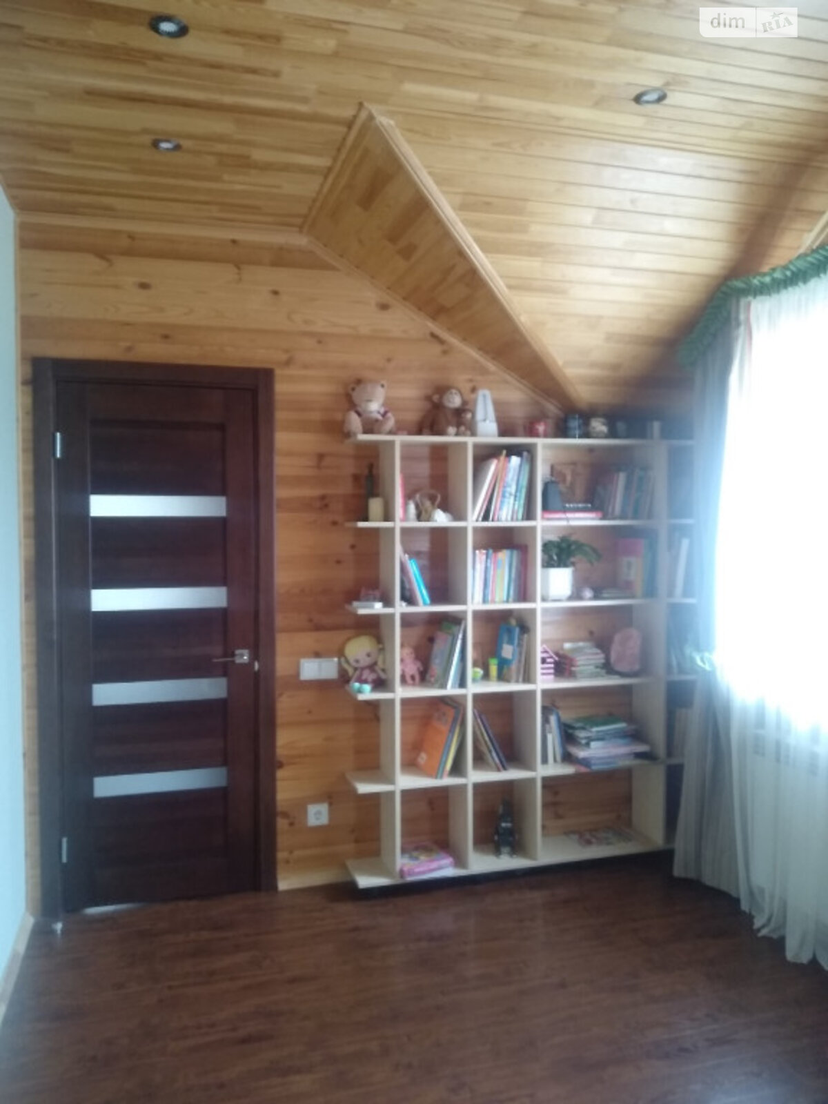 двухэтажный дом с верандой, 125 кв. м, кирпич. Сдается помесячно в Новых Петровцах фото 1 двухэтажный дом с верандой, 125 кв. м, кирпич. Сдается помесячно в Новых Петровцах фото 1