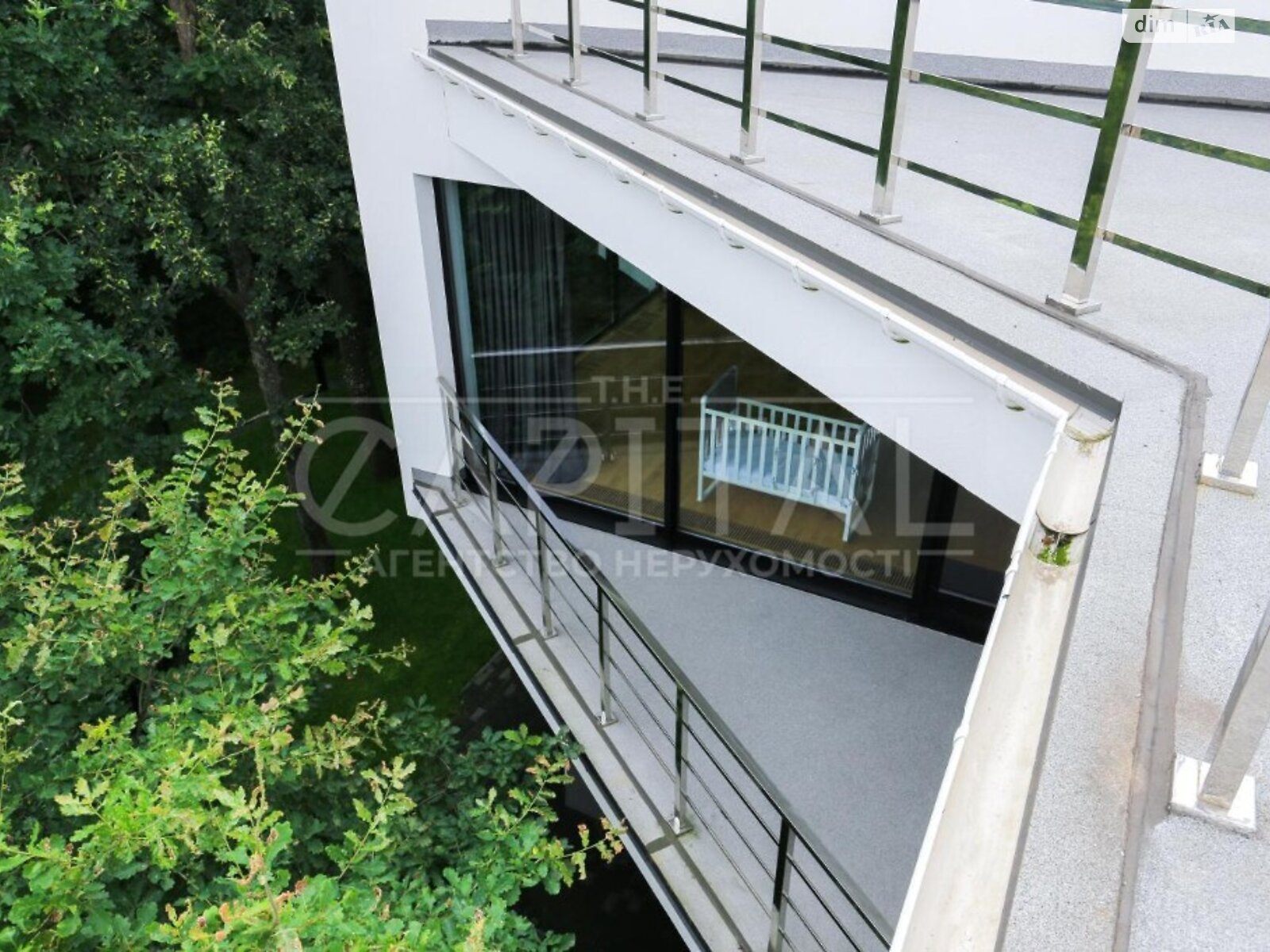 трехэтажный дом с балконом, 400 кв. м, кирпич. Сдается помесячно в Новых Петровцах фото 1