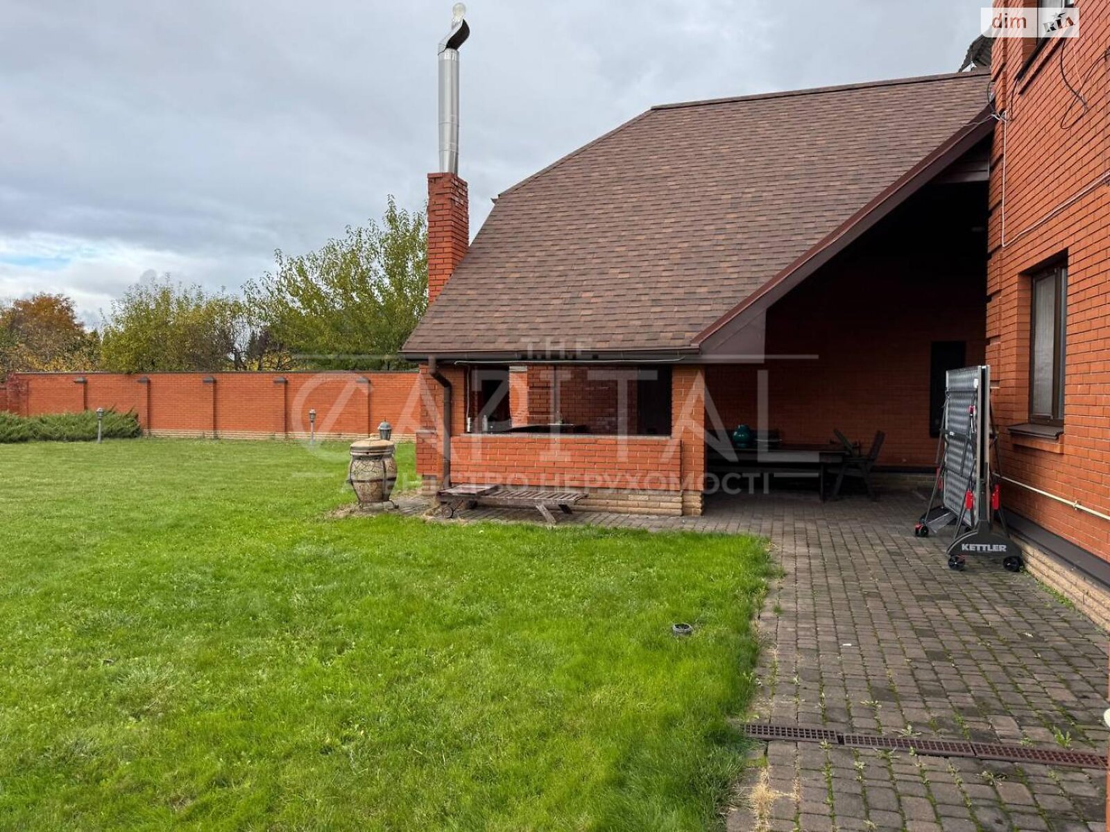 двухэтажный дом беседка, 450 кв. м, кирпич. Сдается помесячно в Новых Петровцах фото 1 двухэтажный дом беседка, 450 кв. м, кирпич. Сдается помесячно в Новых Петровцах фото 1