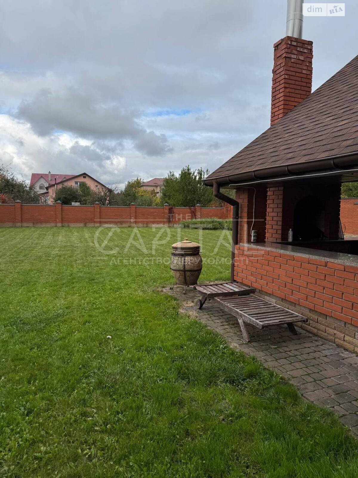 двухэтажный дом беседка, 450 кв. м, кирпич. Сдается помесячно в Новых Петровцах фото 1 двухэтажный дом беседка, 450 кв. м, кирпич. Сдается помесячно в Новых Петровцах фото 1