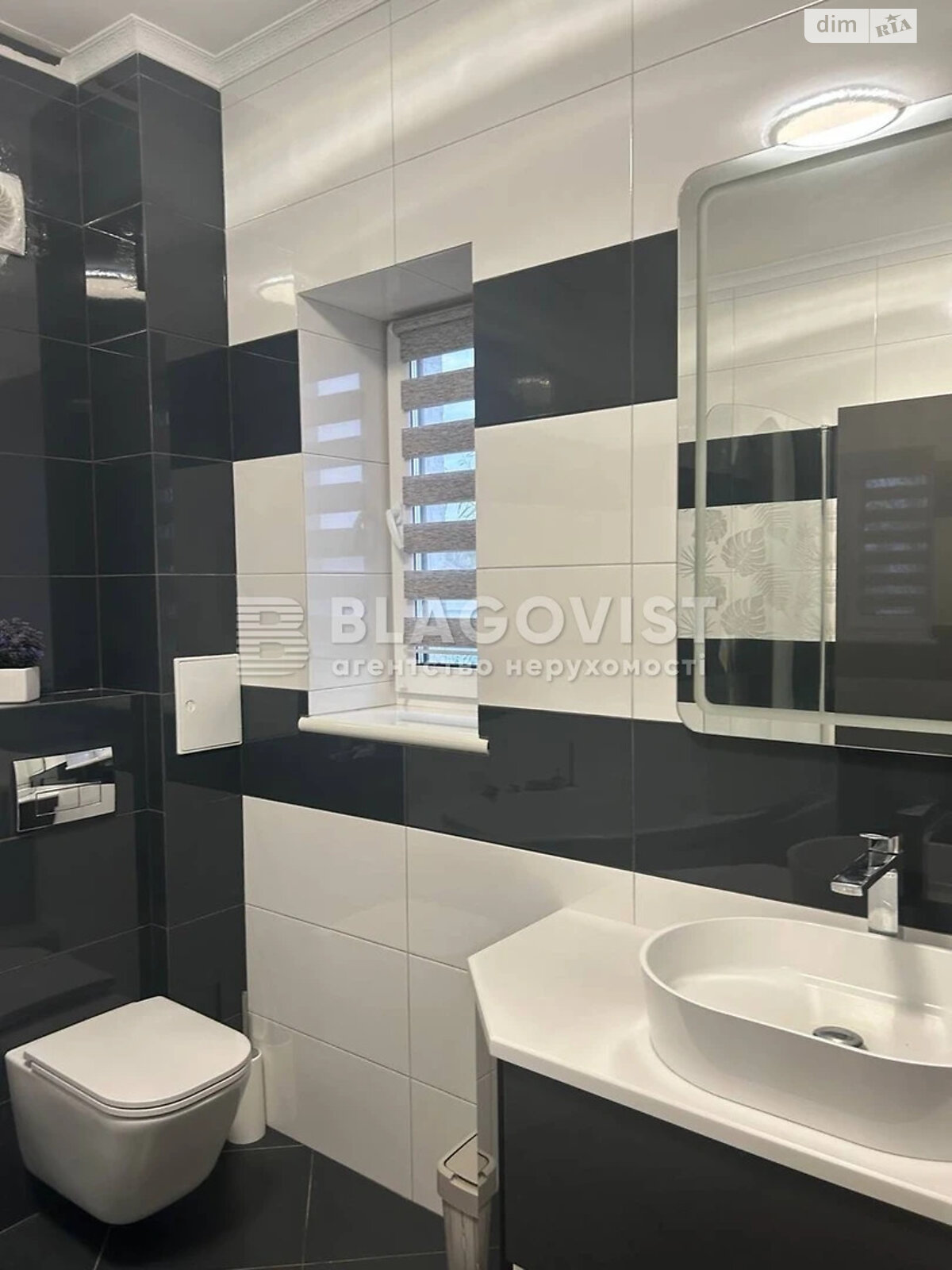 двухэтажный дом, 250 кв. м, кирпич. Сдается помесячно в Новых Петровцах фото 1 двухэтажный дом, 250 кв. м, кирпич. Сдается помесячно в Новых Петровцах фото 1