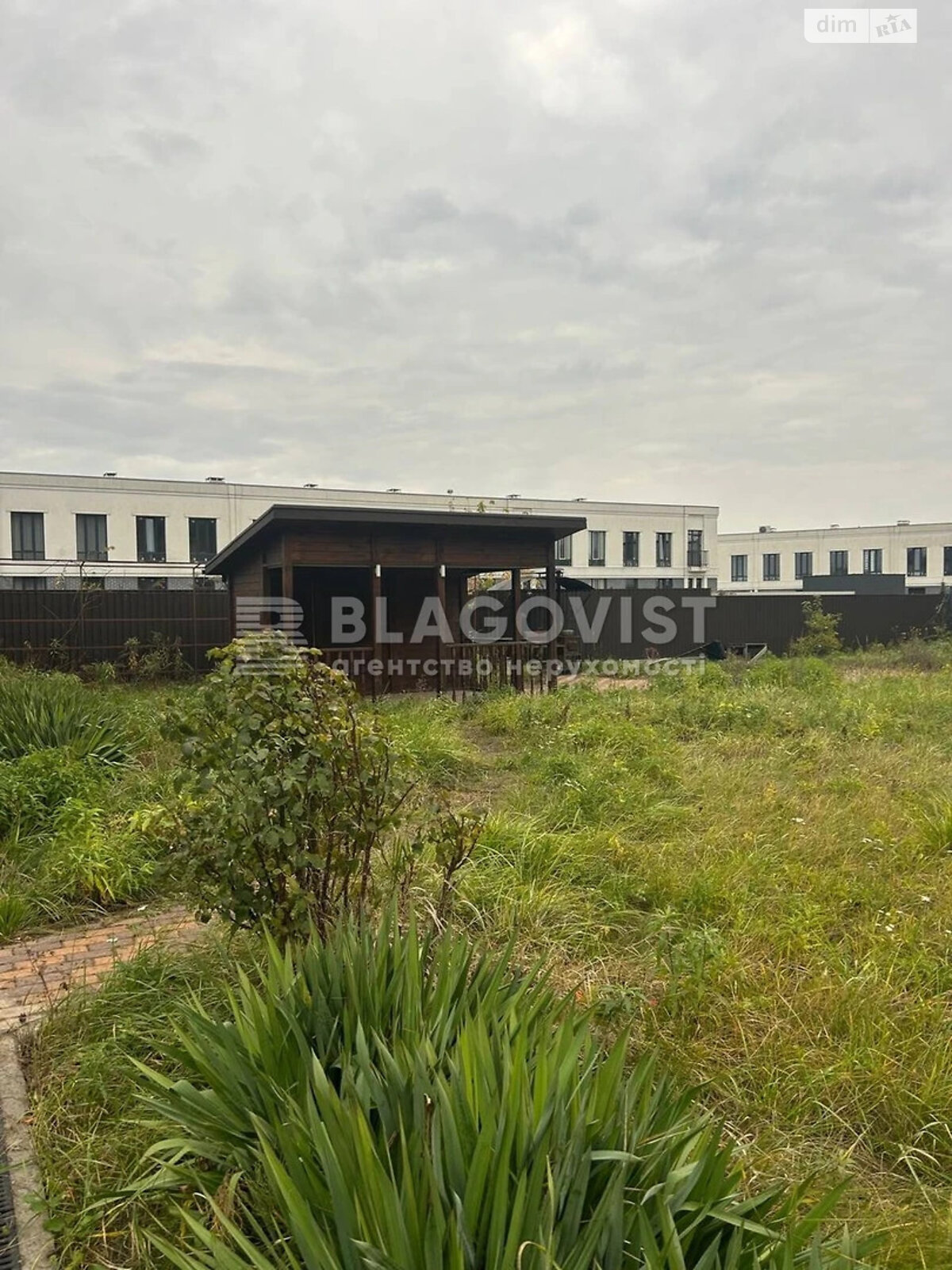 двухэтажный дом, 250 кв. м, кирпич. Сдается помесячно в Новых Петровцах фото 1 двухэтажный дом, 250 кв. м, кирпич. Сдается помесячно в Новых Петровцах фото 1