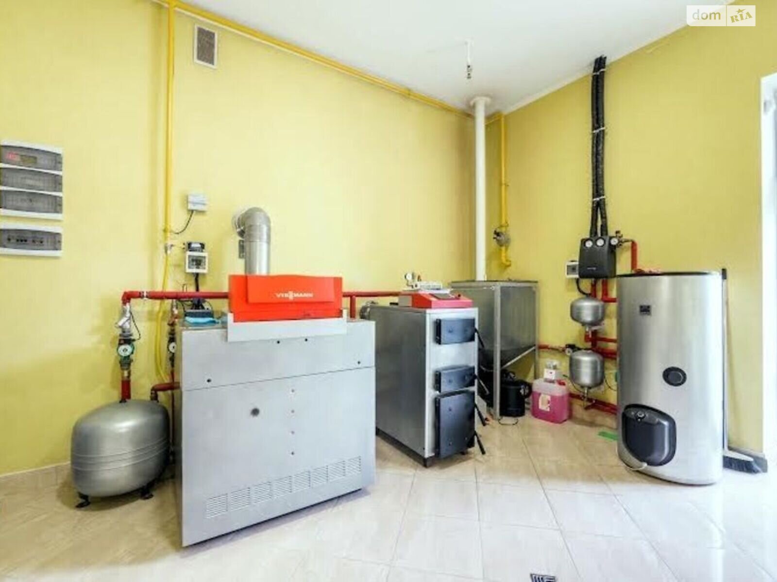 триповерховий будинок, 590 кв. м, кирпич. Здається помісячно в Козині фото 1 триповерховий будинок, 590 кв. м, кирпич. Здається помісячно в Козині фото 1